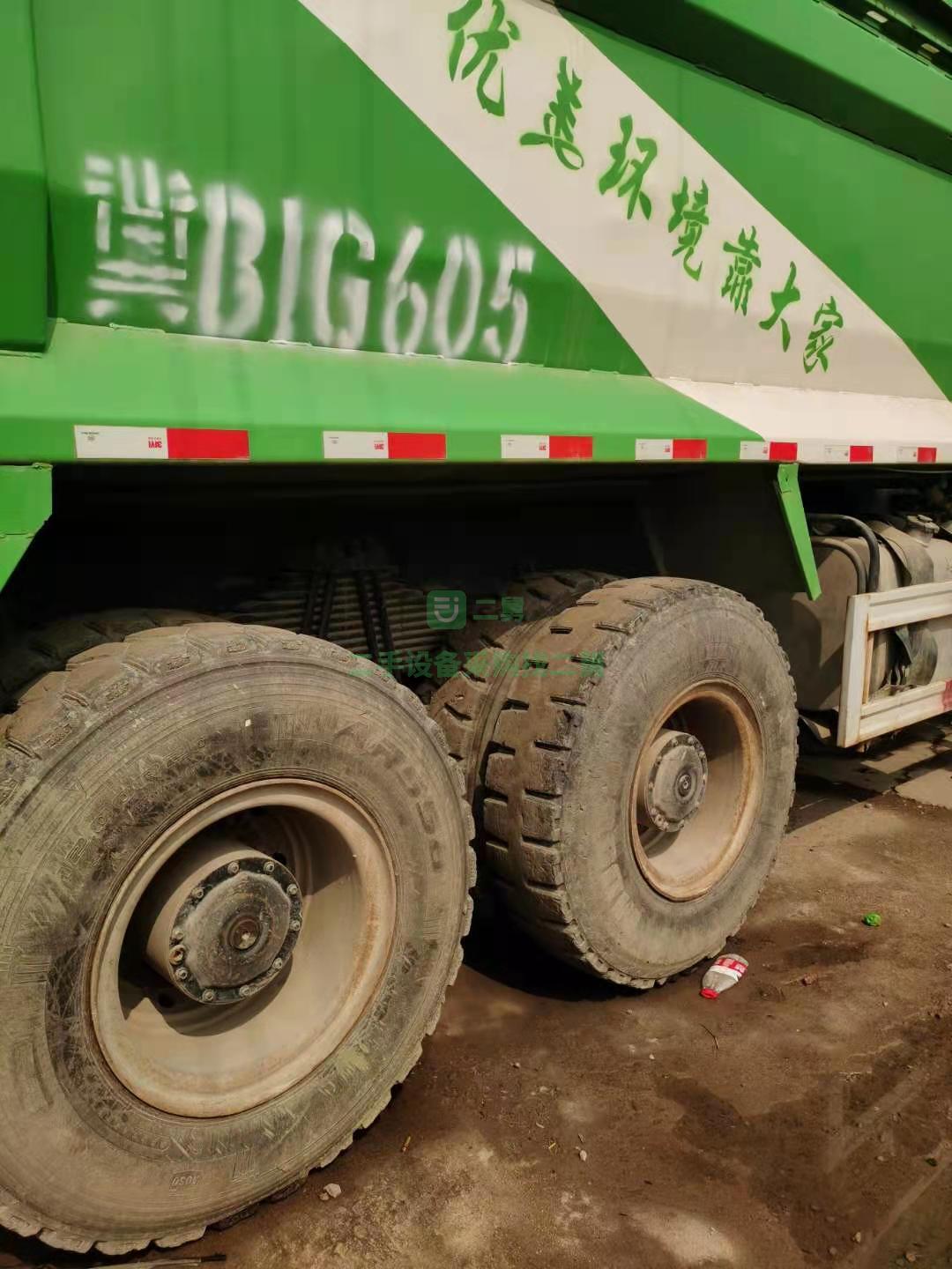 急售一臺(tái)17年底上戶5米6解放自卸車國(guó)五