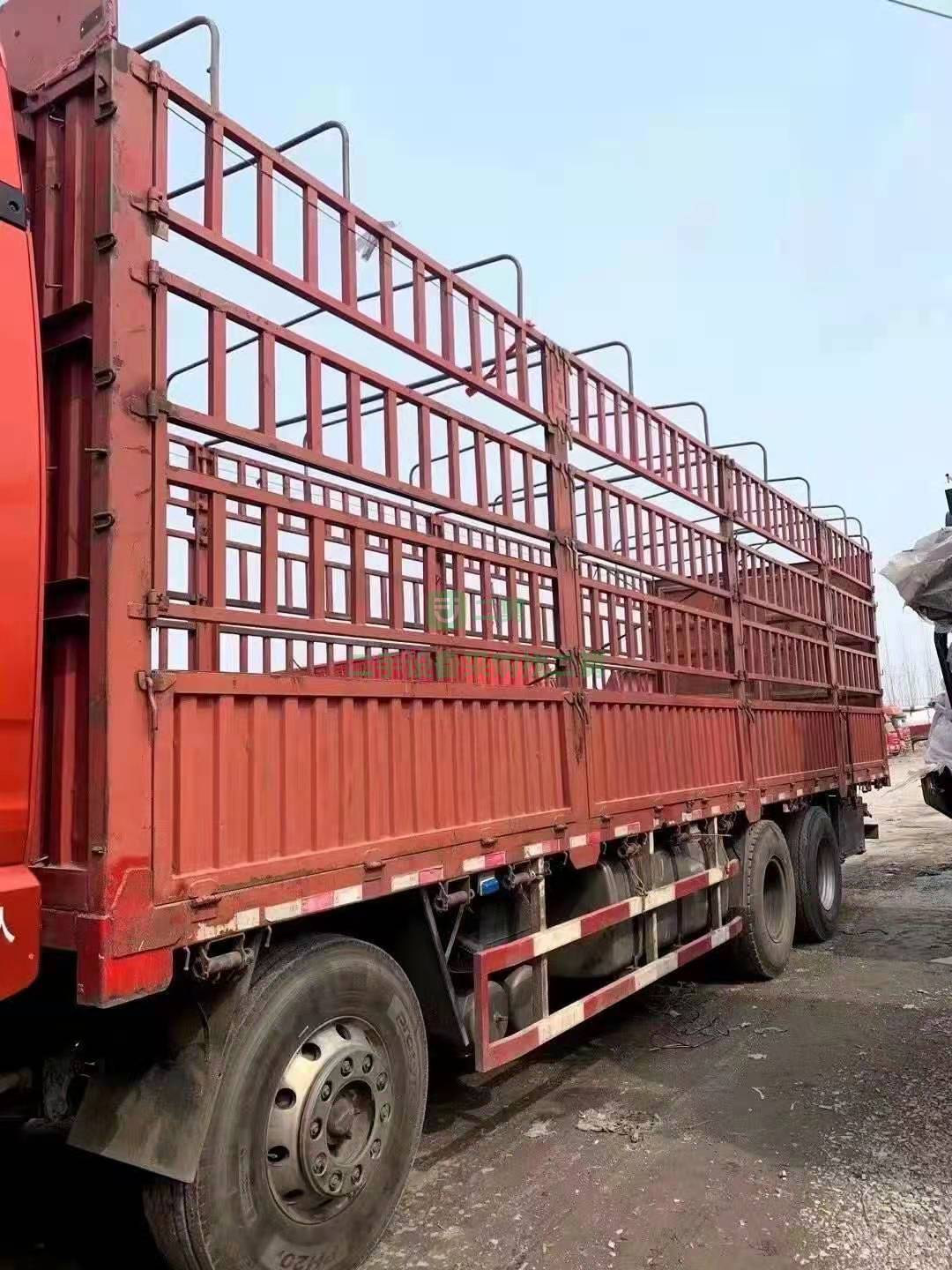 出售一臺前四后八9米6高欄貨車解放JH6/420馬力貨車18年4月