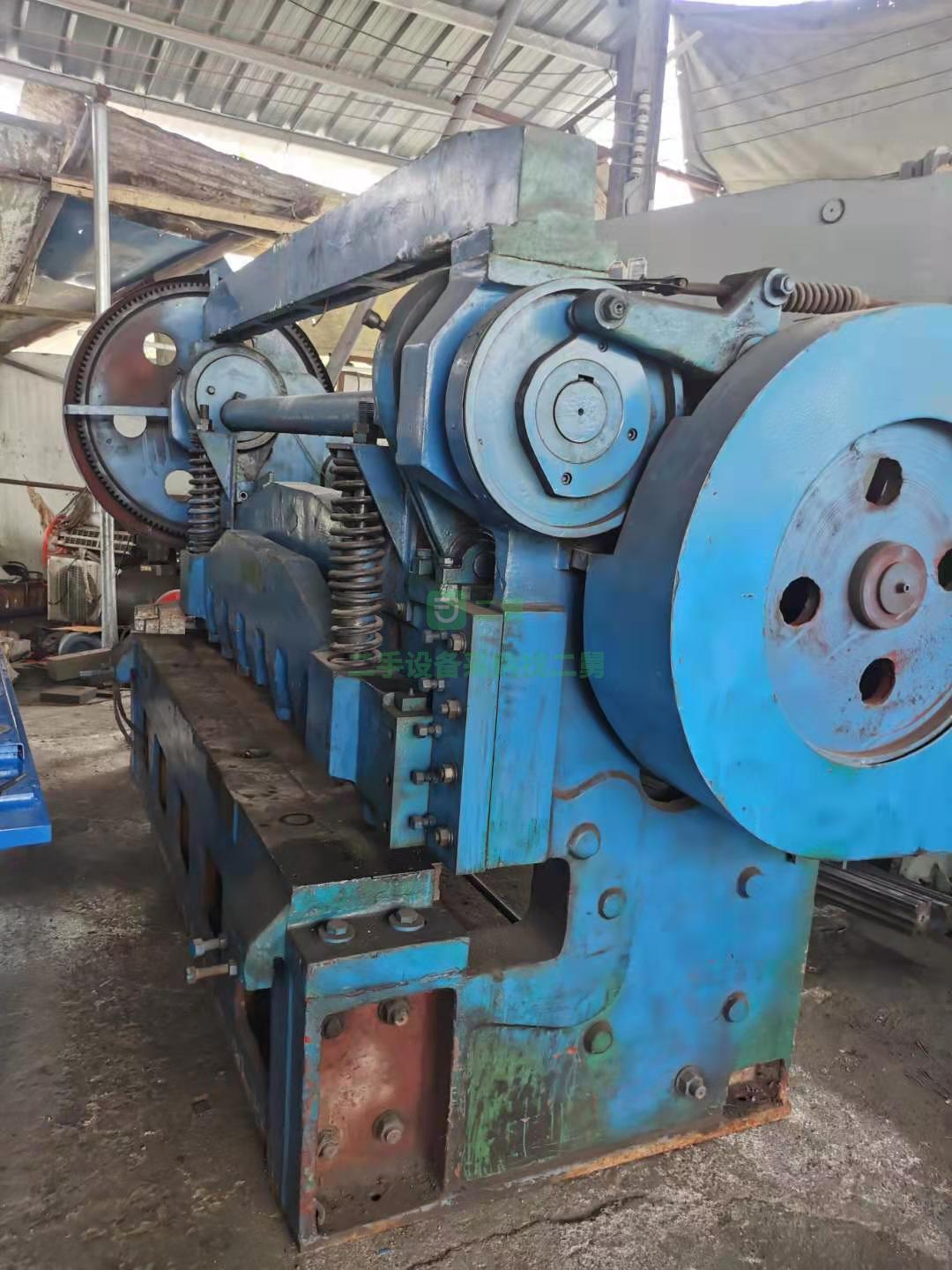 出售一臺重型機械剪板機8x2500，自重7噸
