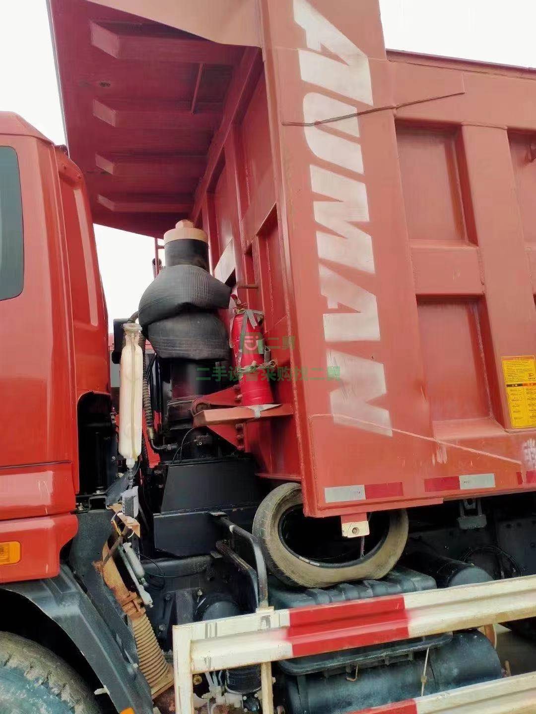 出售一臺1年不到礦山淘汰無戶黑娃自卸車 380馬力