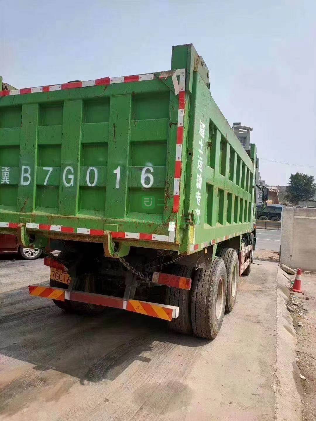 出售一臺(tái)18年5月國(guó)五環(huán)保綠輕皮悍威自卸車