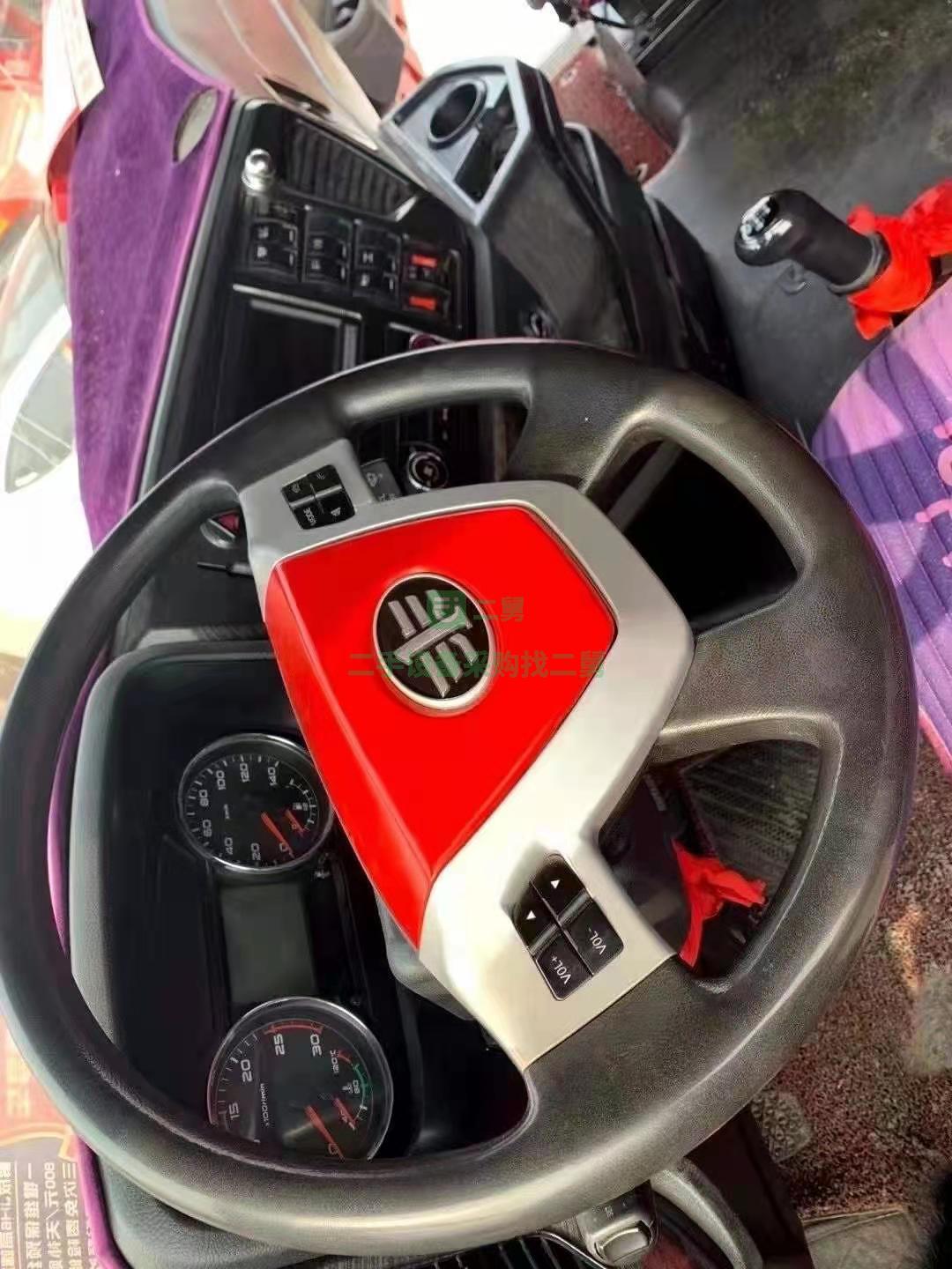 出售一臺前四后八9米6高欄貨車解放JH6/420馬力貨車18年4月