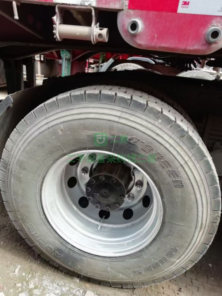 出售二手九成新的解放J6P牽引車550馬力