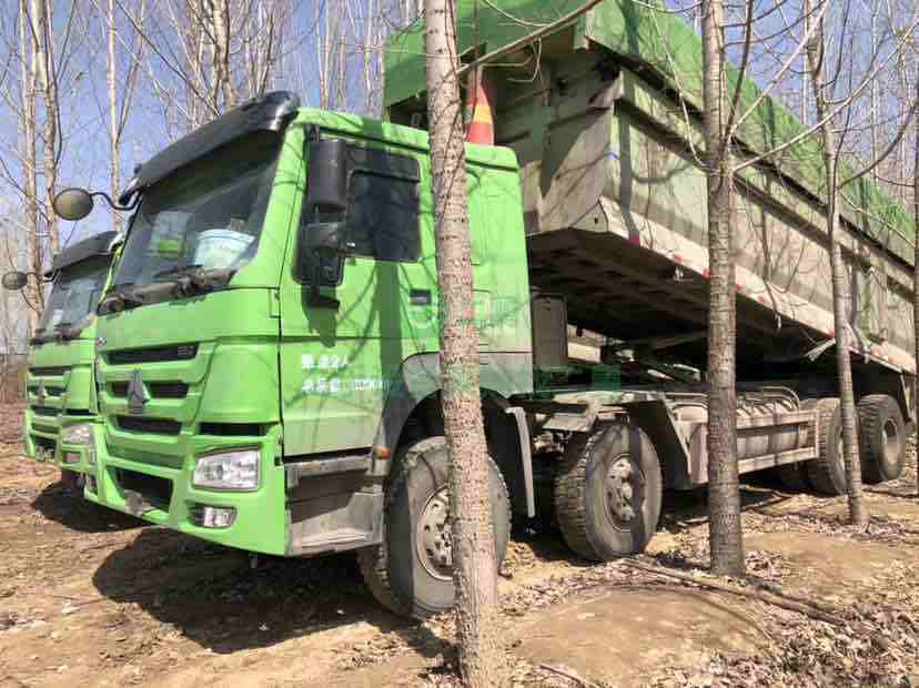 出售豪沃渣土自卸車，中集環保大箱7.6??1.5公告，包提檔過戶