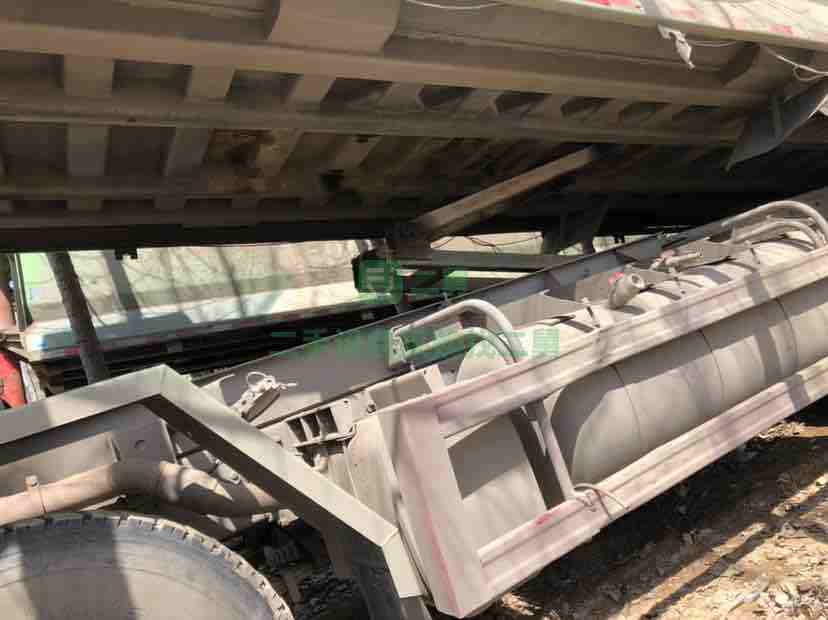 出售豪沃渣土自卸車，中集環保大箱7.6??1.5公告，包提檔過戶
