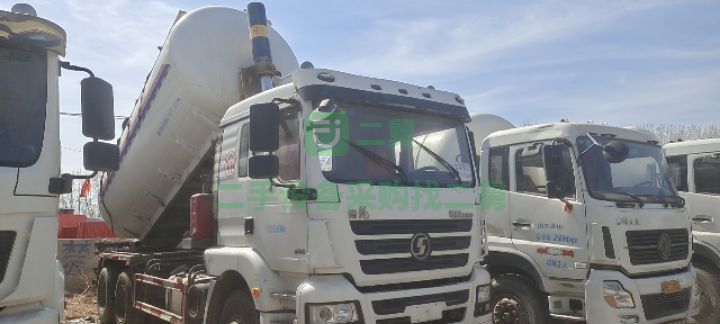 出售二手的18年國五三橋砂漿罐車