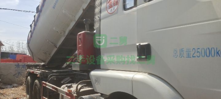 出售二手的18年國五三橋砂漿罐車