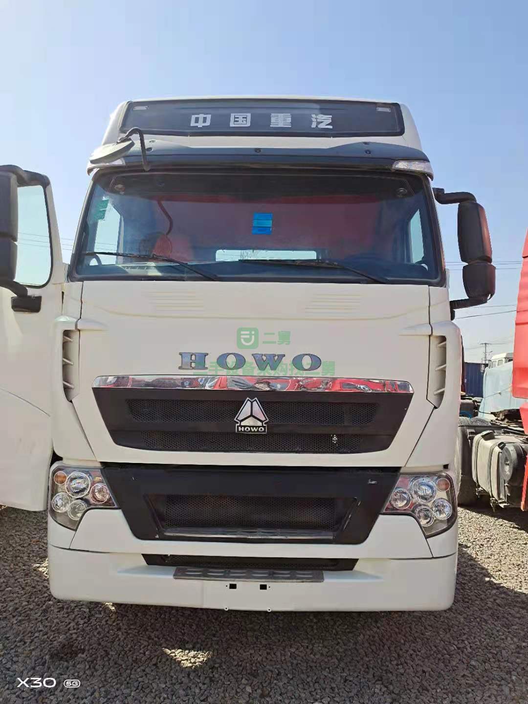 出售豪沃T7H牽引車440馬力17年5月份