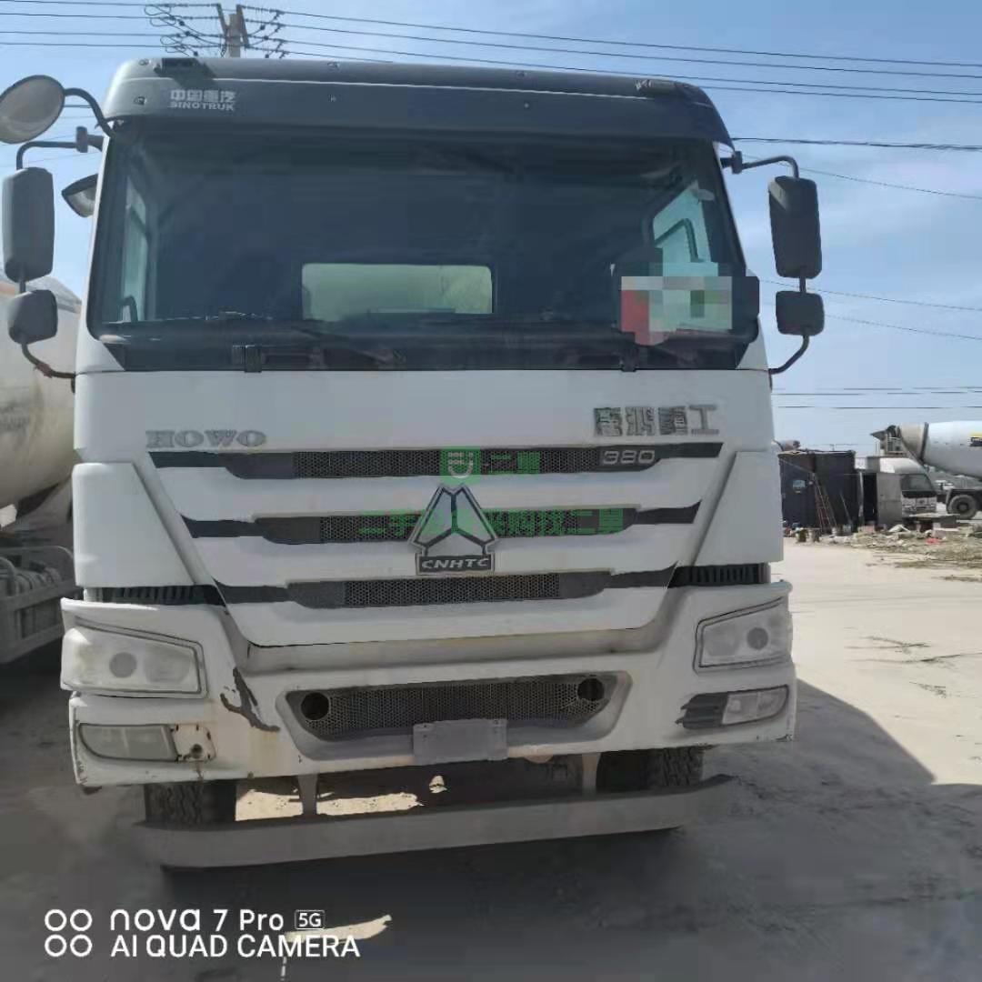 出售一臺19年12月豪沃大20方攪拌車，大罐公告