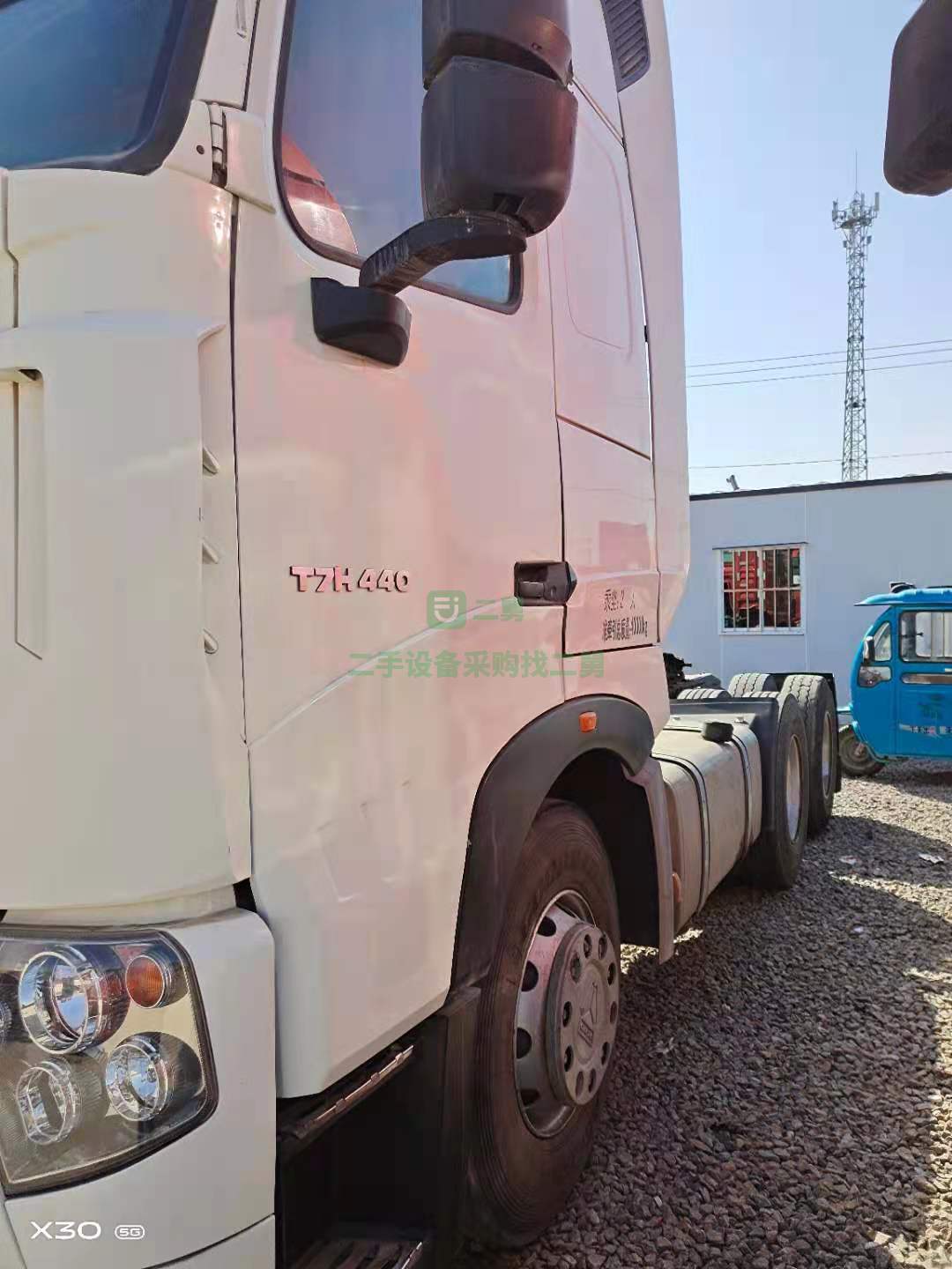 出售豪沃T7H牽引車440馬力17年5月份