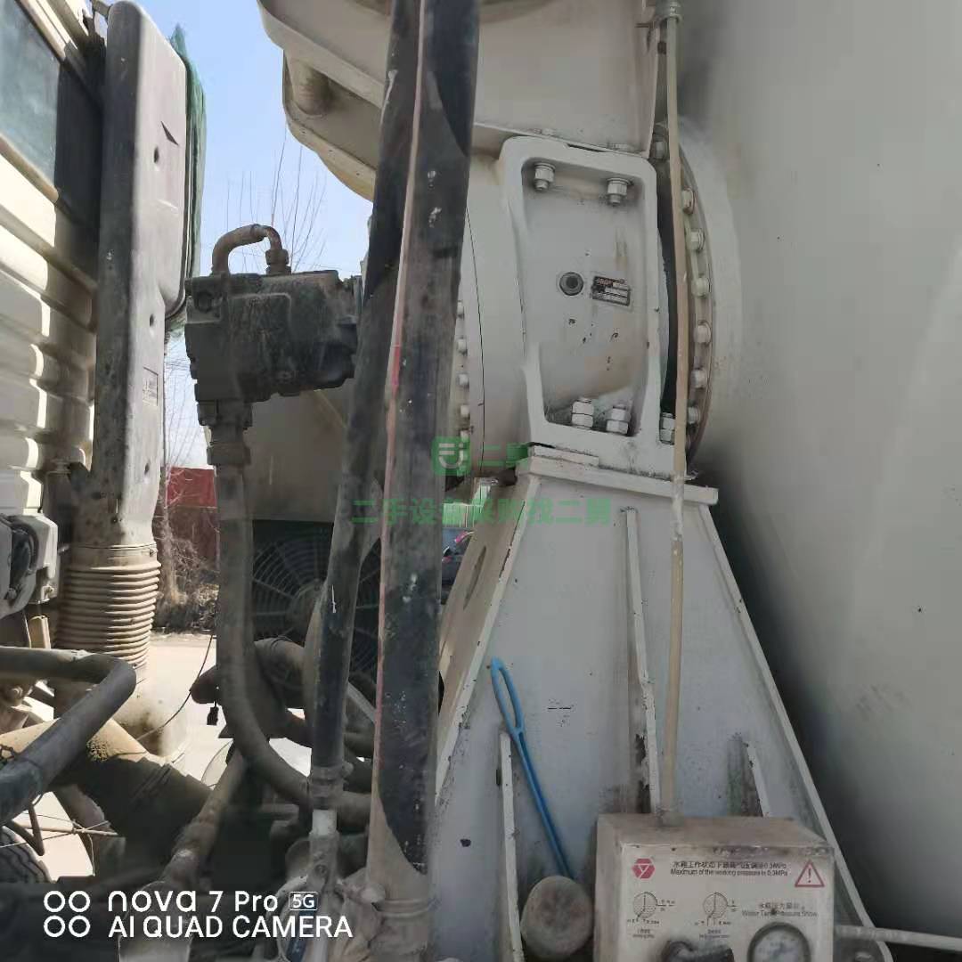 出售一臺15年6月德龍國四大20方攪拌車，PMP進口減速機