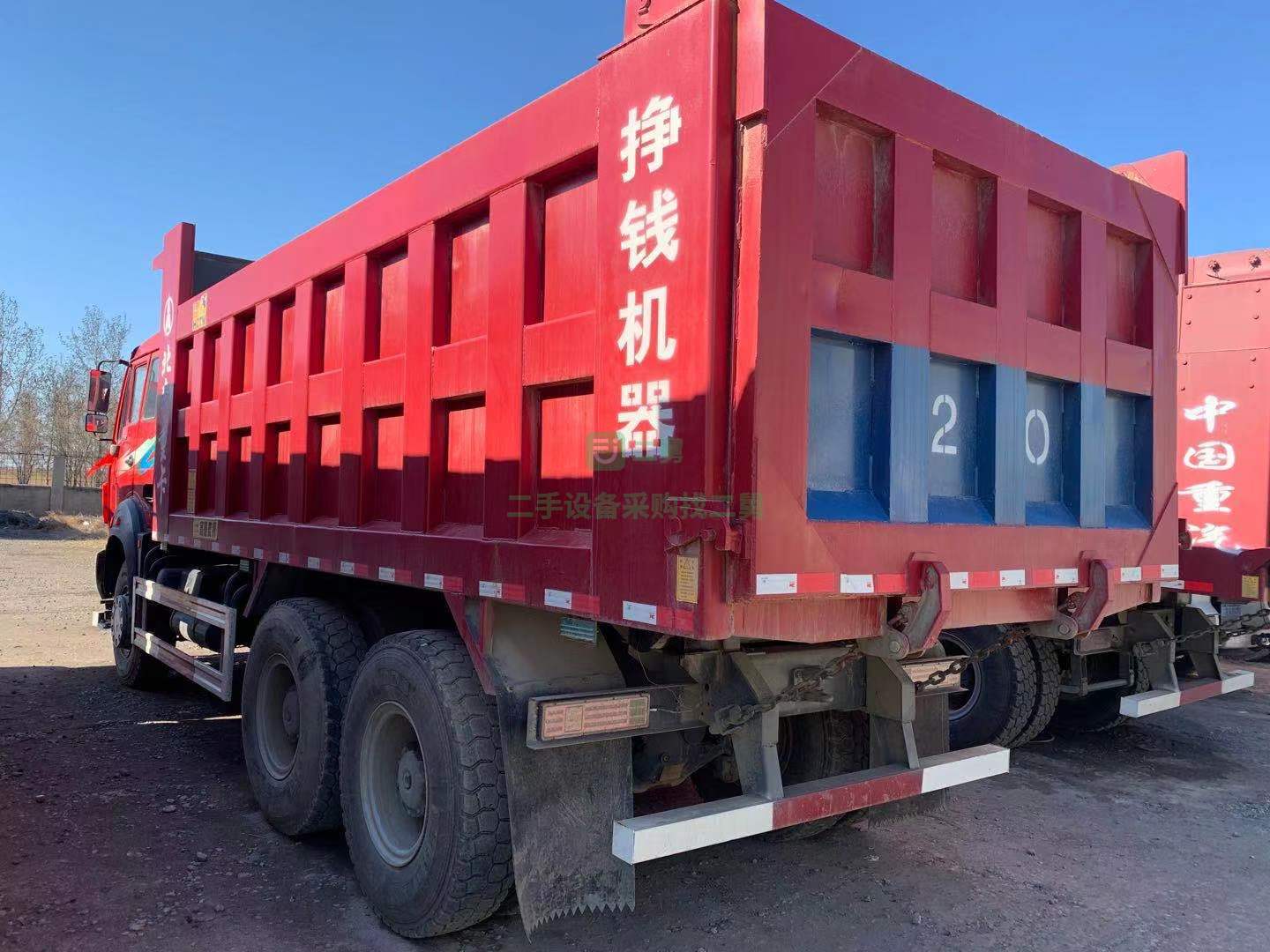 出售一臺(tái)18年提車(chē)使用沒(méi)有手續(xù)北方奔馳后八輪自卸車(chē)