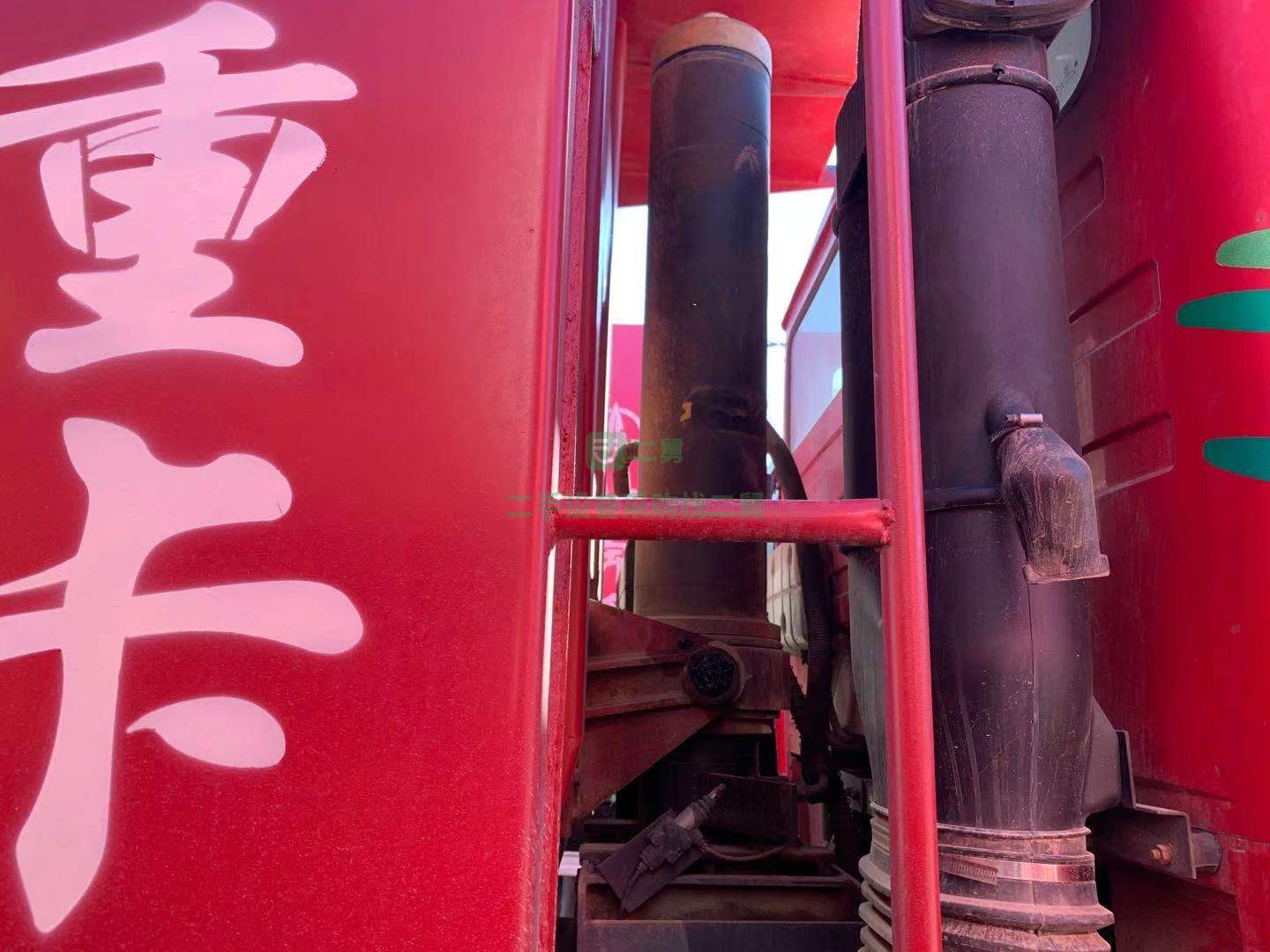 出售一臺(tái)18年提車(chē)使用沒(méi)有手續(xù)北方奔馳后八輪自卸車(chē)