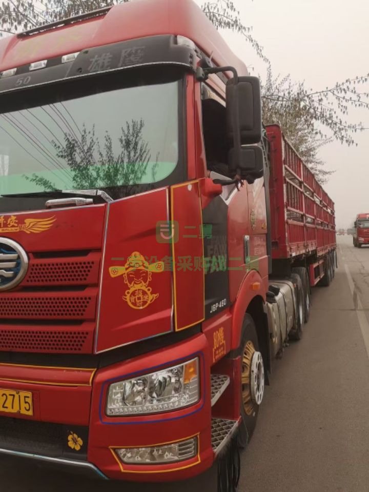 出售二手17年的一汽解放領(lǐng)航版460馬力牽引車(chē)