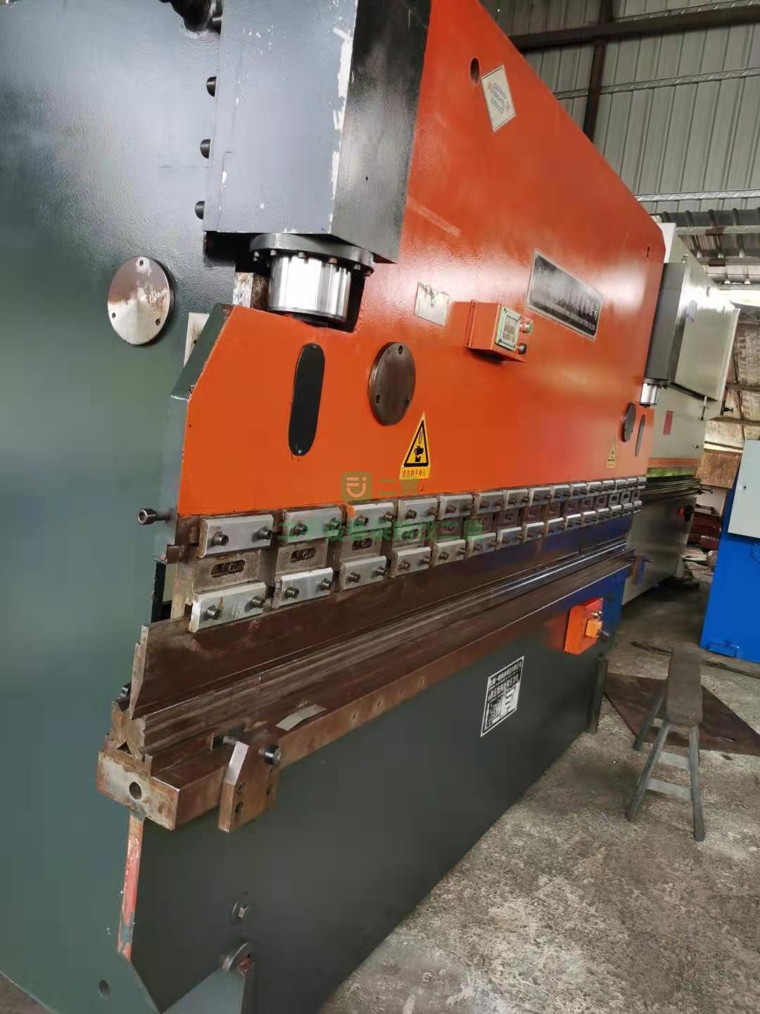 出售一臺(tái)上海一鍛80T/3200折彎機(jī)，機(jī)況佳