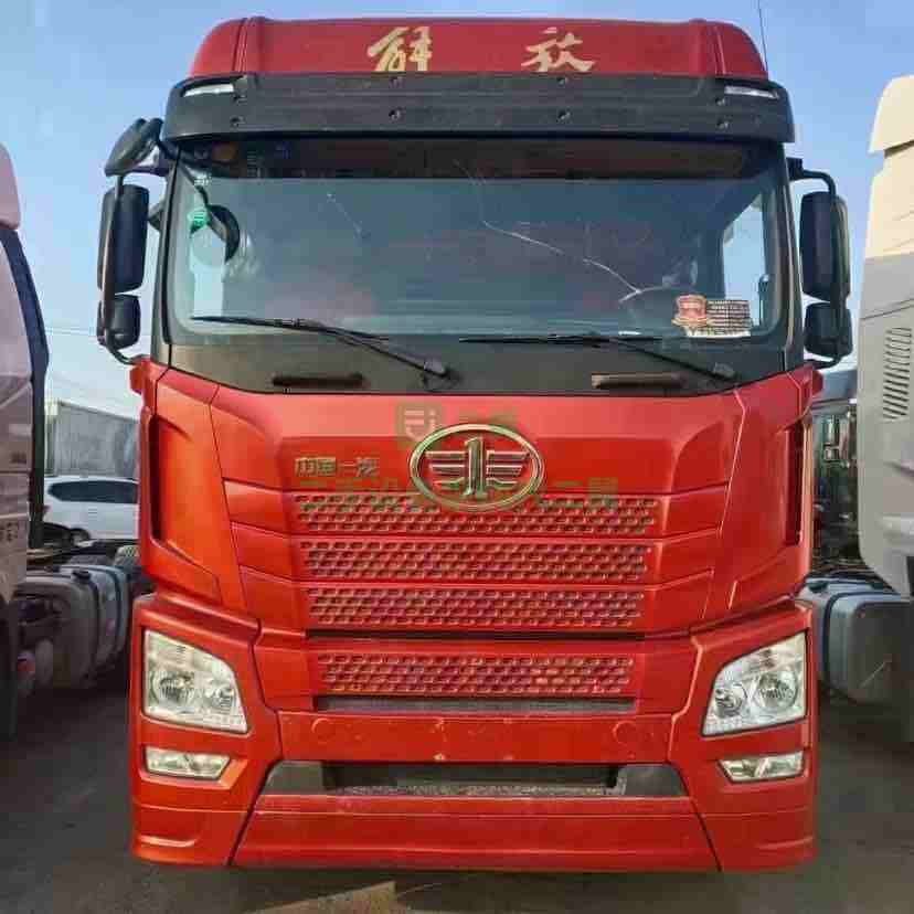 出售無任何事故，良心車18年3月精品解放JH6牽引車