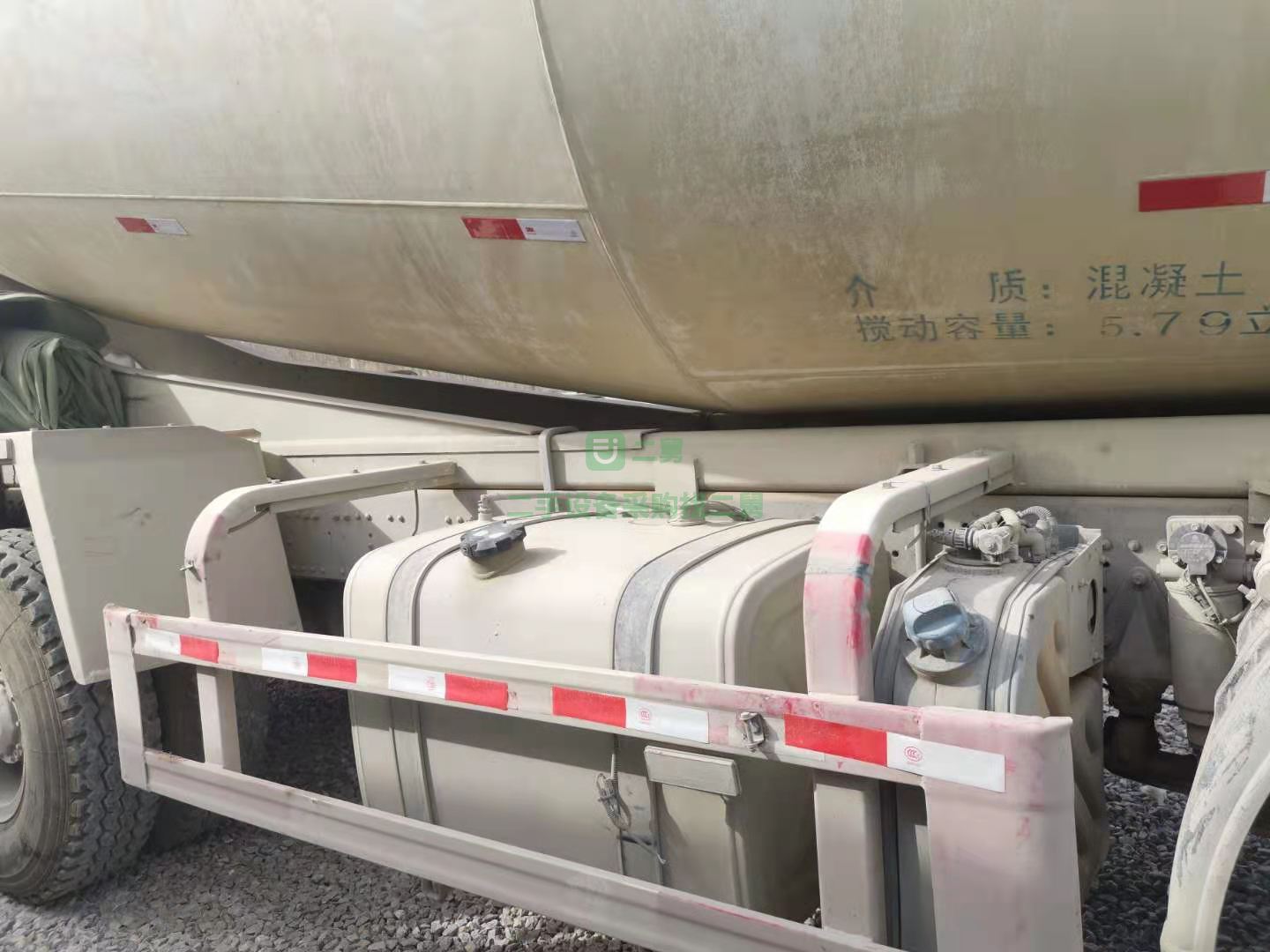 出售一臺(tái)18年德龍375馬力攪拌車，增大PMP減速機(jī)
