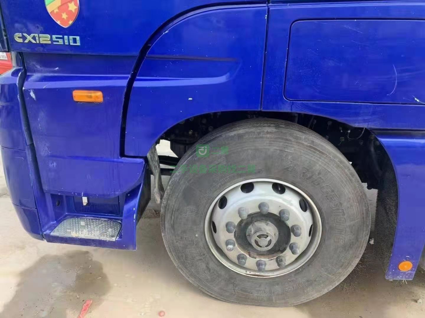 出售一臺19年7月ZF自動擋精品四步臺階歐曼510牽引車