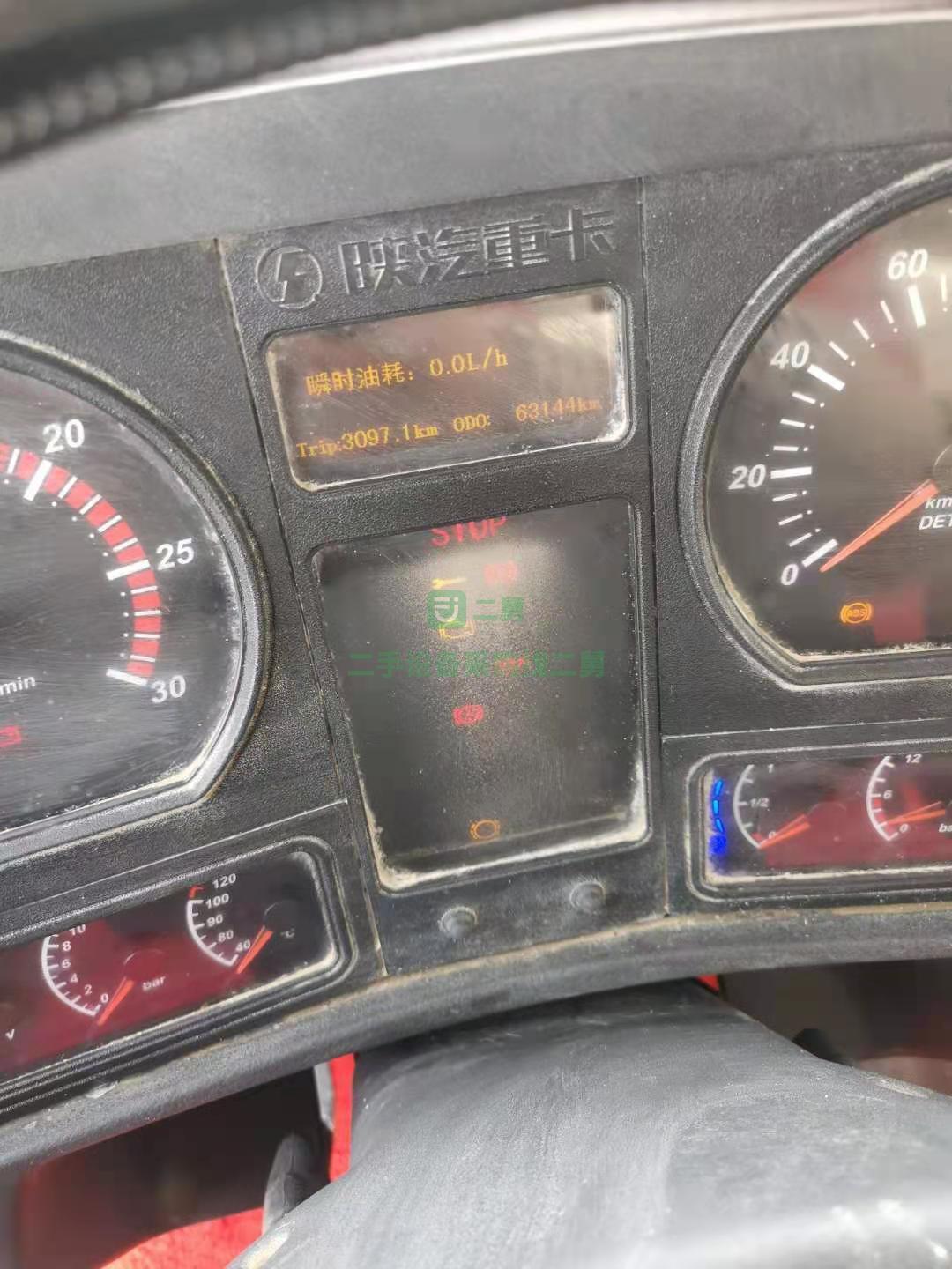 出售一臺(tái)18年德龍375馬力攪拌車，增大PMP減速機(jī)