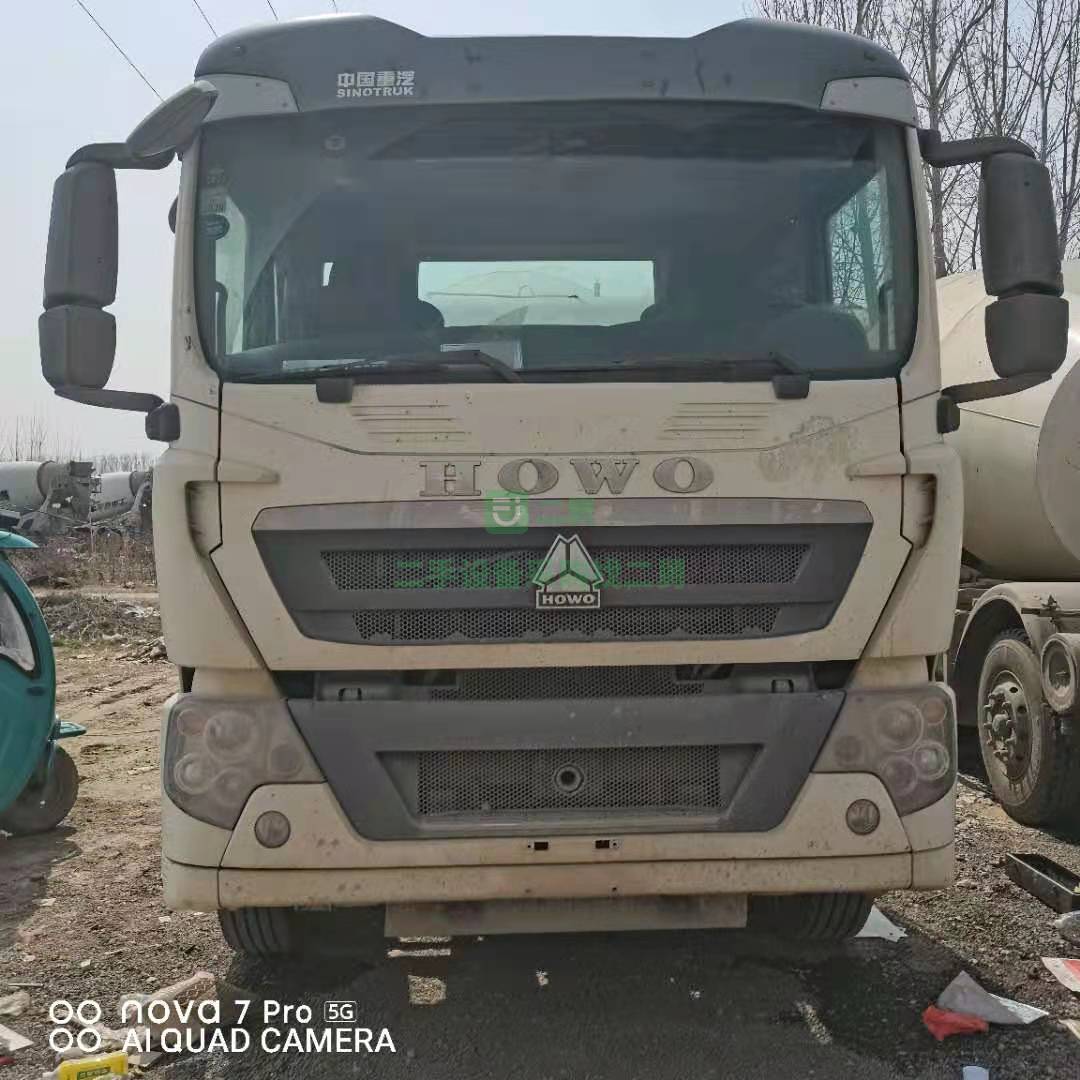 出售一臺17年國五豪沃大12方攪拌車，亞特上裝