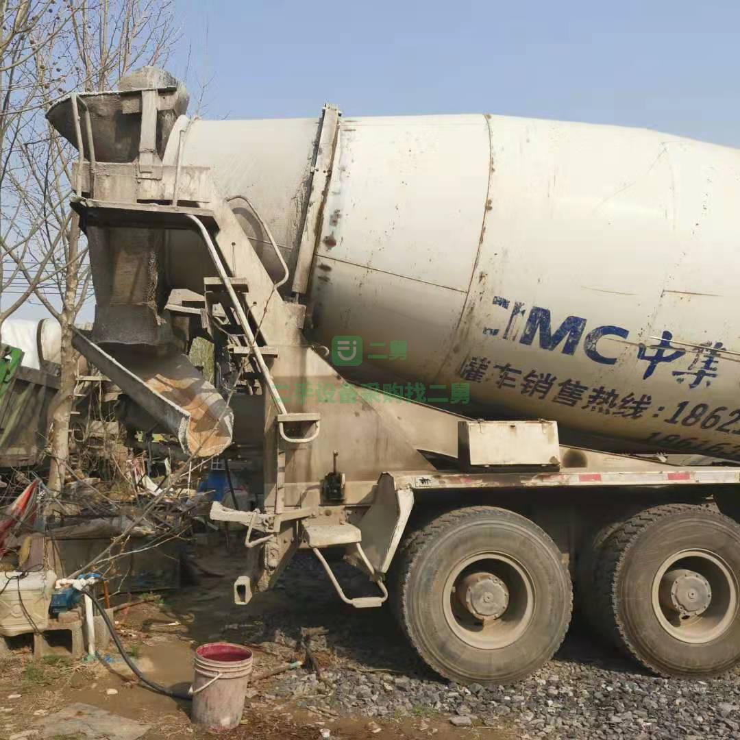 出售一臺13年解放錫柴發動機攪拌車，375馬力