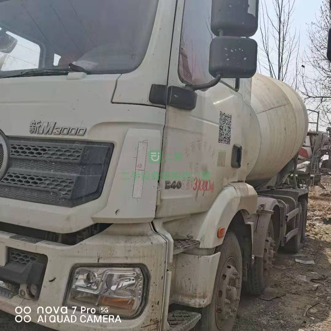 出售一臺19年國五輕量化德龍大12方攪拌車，340馬力