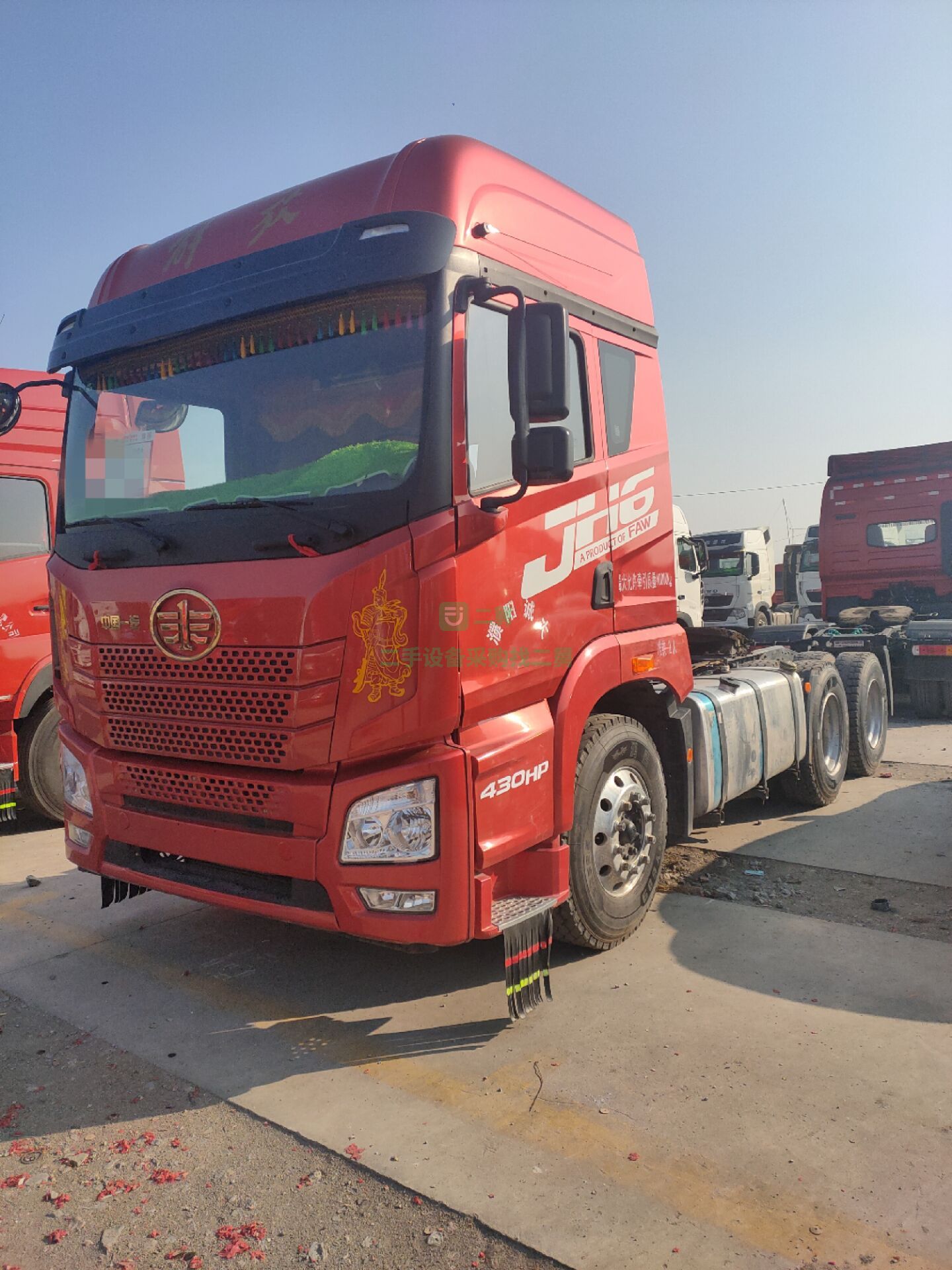出售二手的一汽解放j6雙驅(qū)二拖三運輸牽引車
