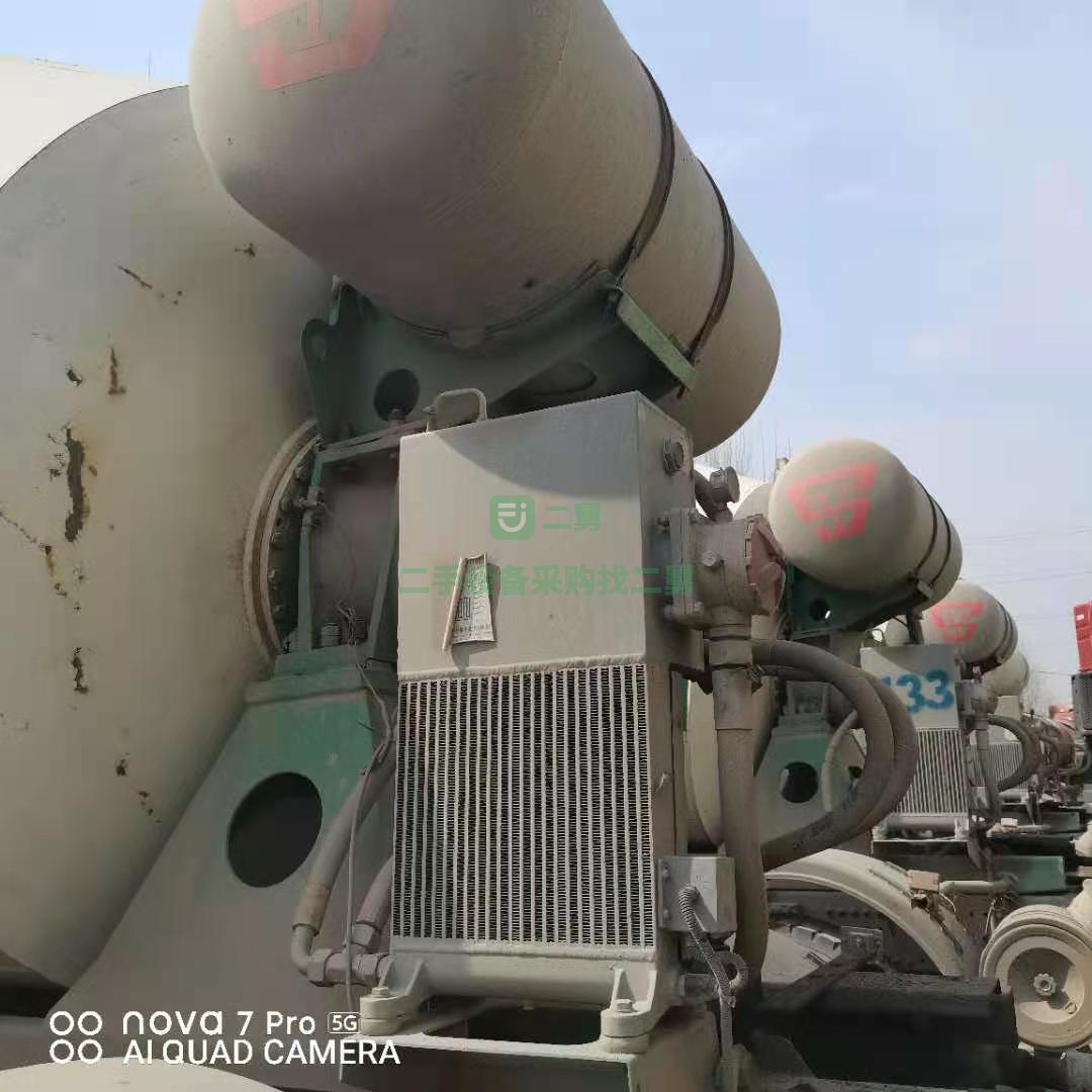 出售一臺19年國五輕量化德龍大12方攪拌車，340馬力
