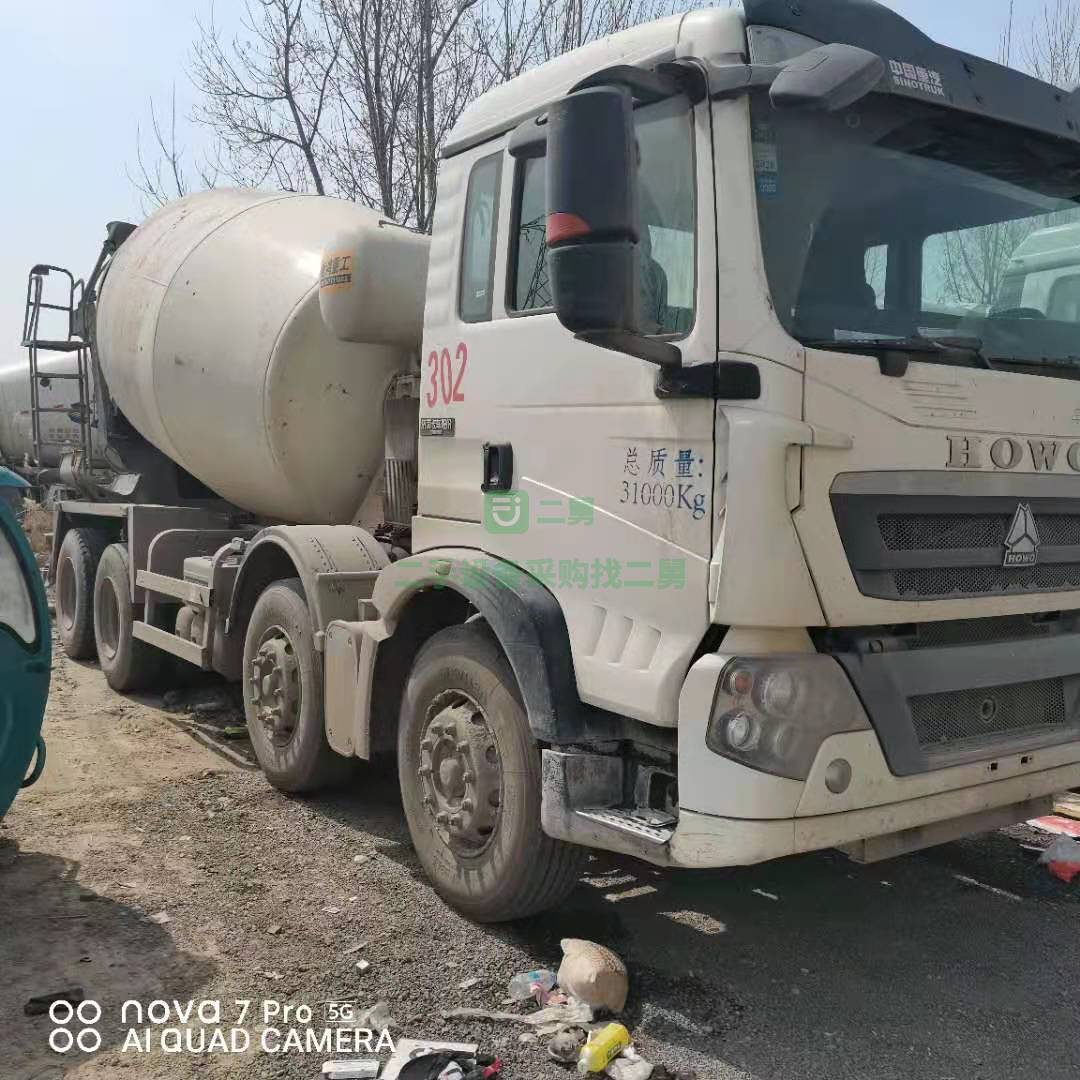 出售一臺17年國五豪沃大12方攪拌車，亞特上裝