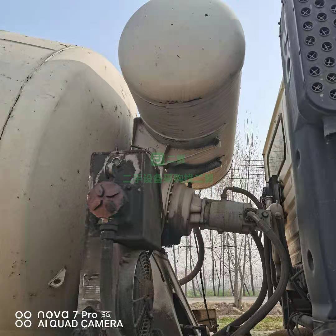 出售一臺14年6月德龍大18方攪拌車，濰柴發動機
