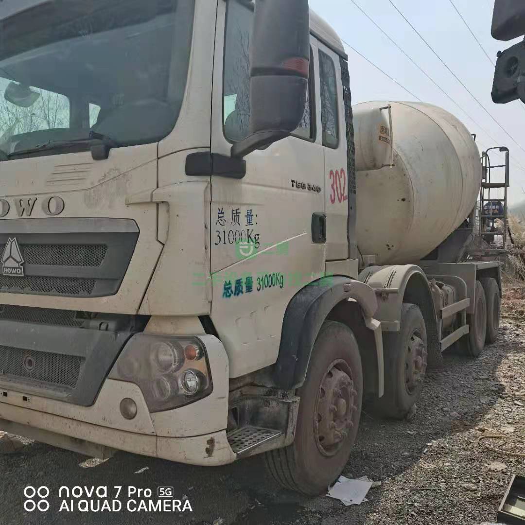 出售一臺17年國五豪沃大12方攪拌車，亞特上裝