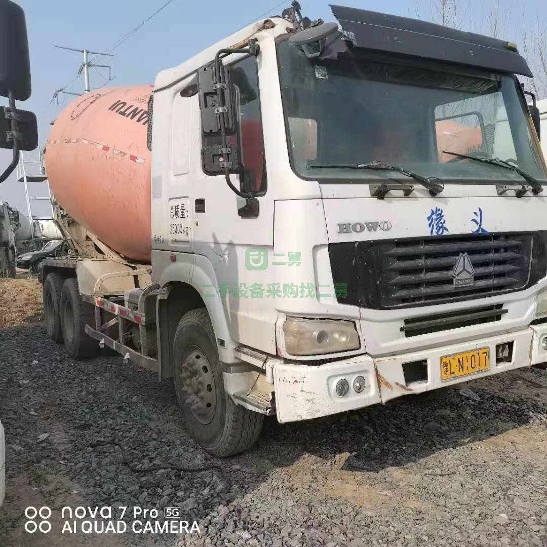 出售一臺14年國三大14方豪沃攪拌車，幾萬塊錢當老板