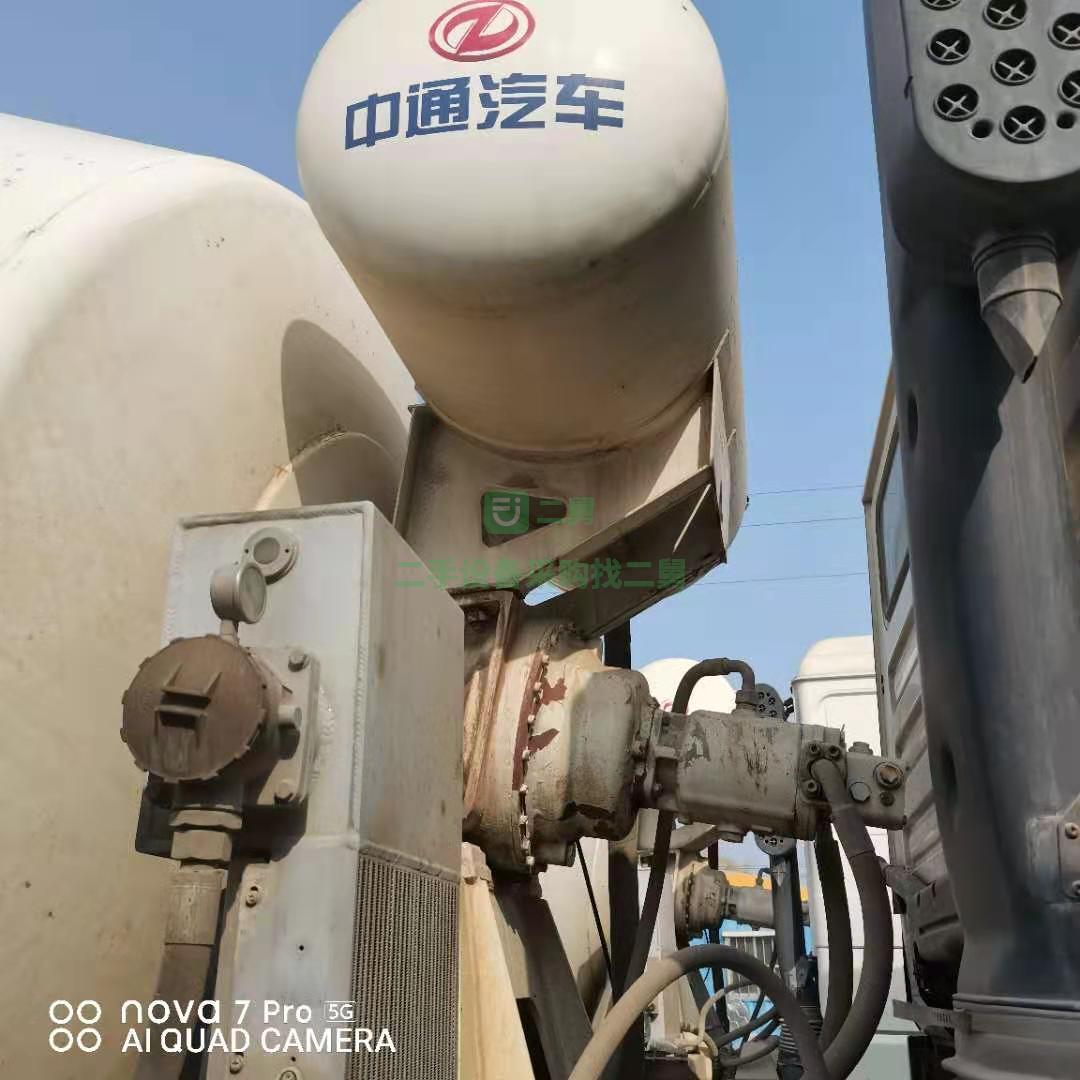 急售一臺13年德龍18方攪拌車，中通上裝