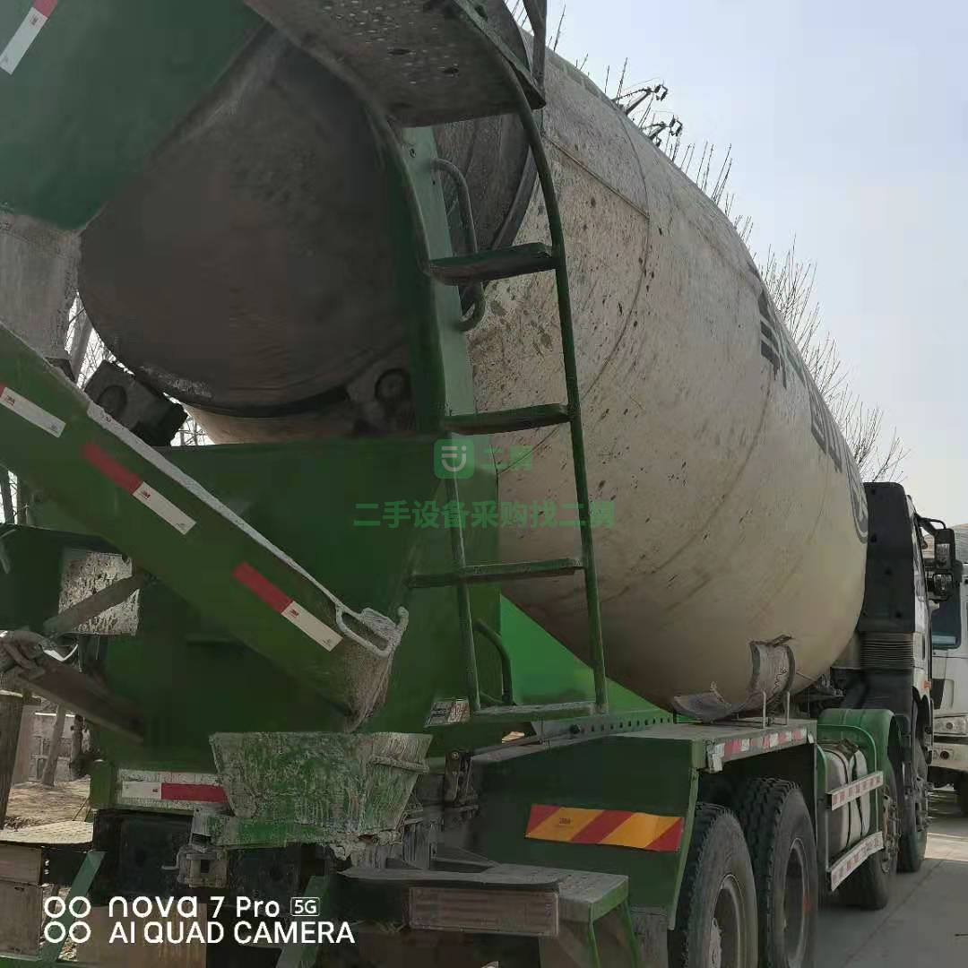出售一臺18年國五大20方攪拌車，解放J6P