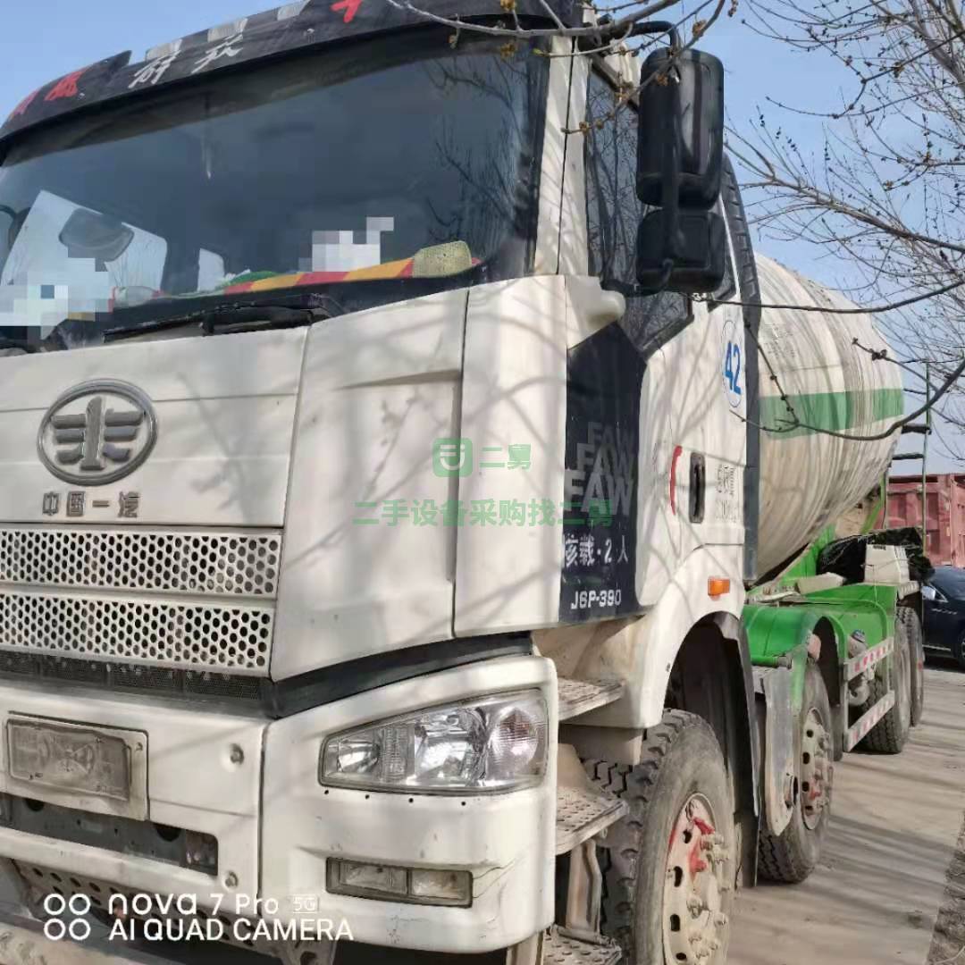 出售一臺18年國五大20方攪拌車，解放J6P