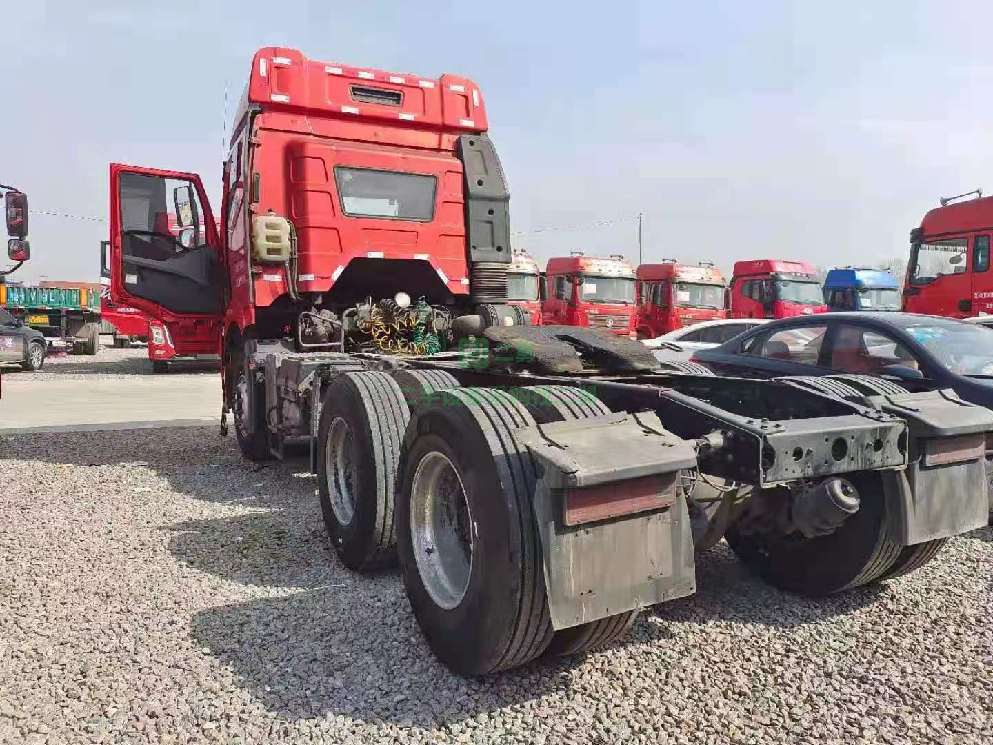 出售一臺18年2月解放J6P-375馬力牽引車，錫柴發動機