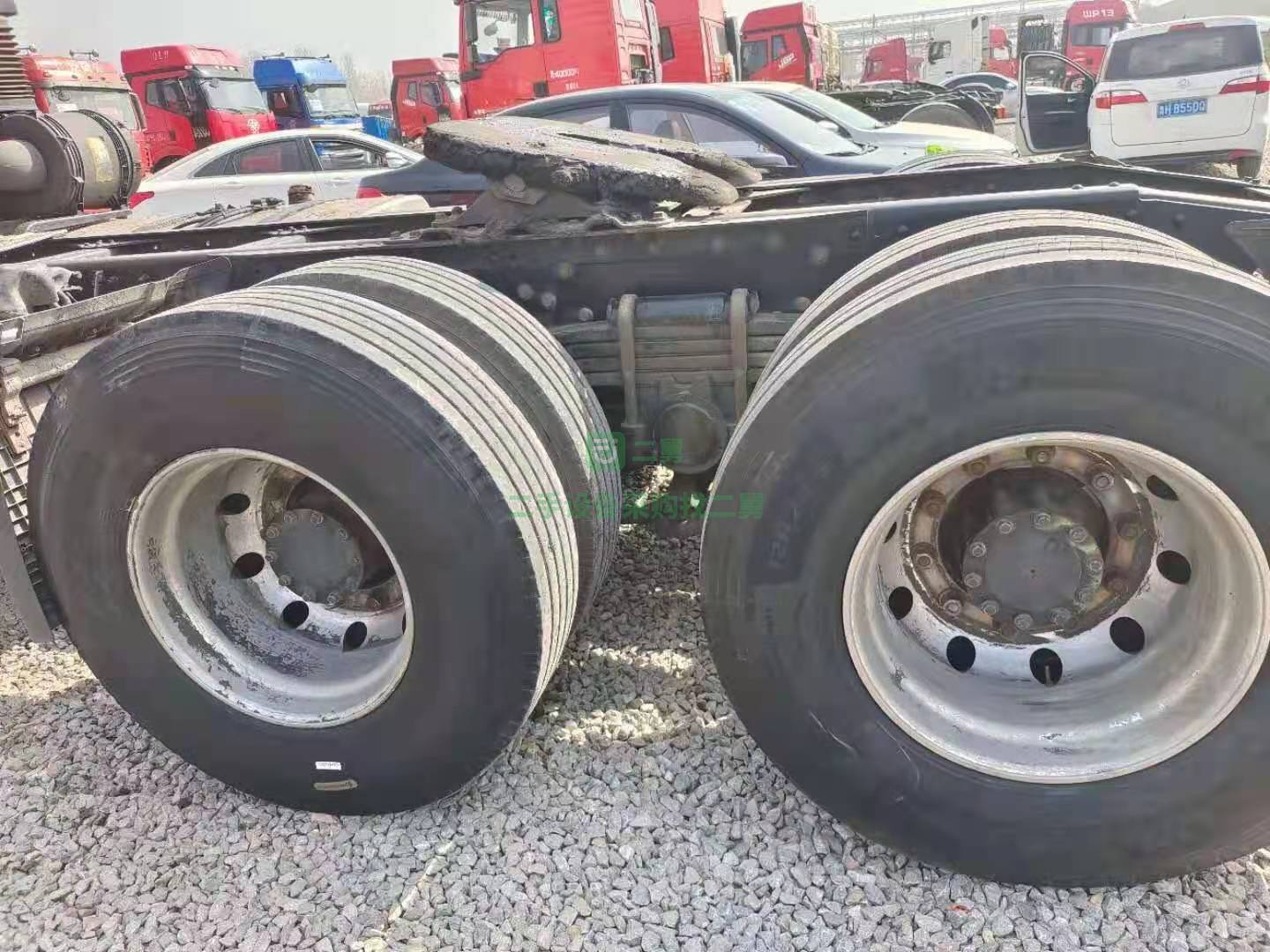 出售一臺18年2月解放J6P-375馬力牽引車，錫柴發動機