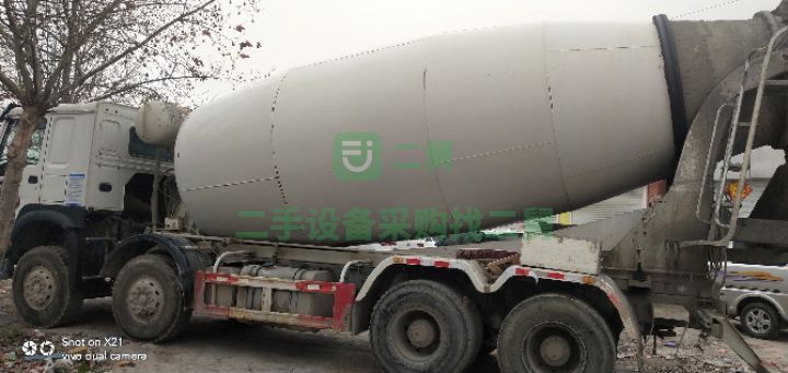 出售二手重汽豪沃濰柴380發動機攪拌罐車