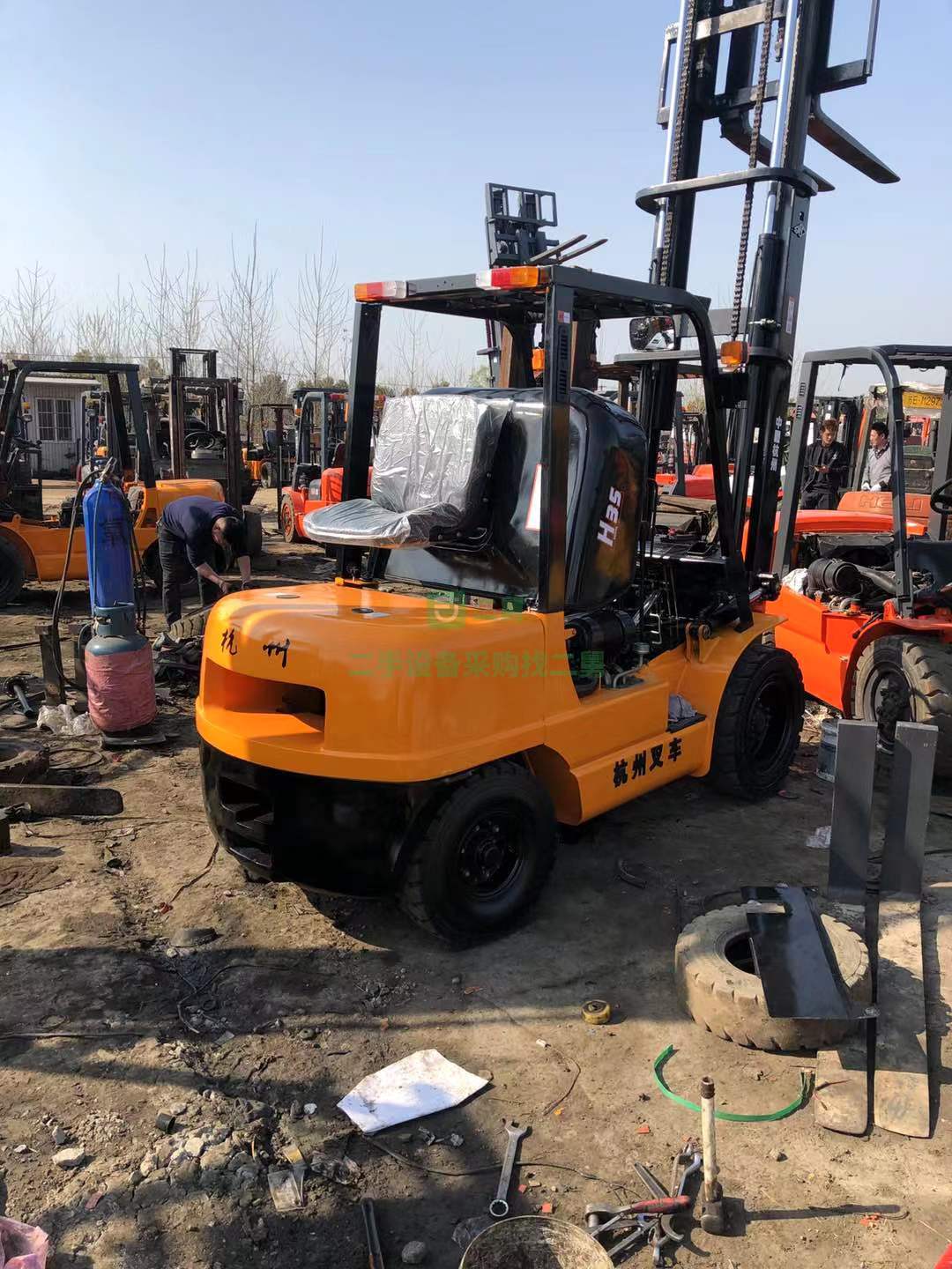 急售全新杭州叉車，實心輪胎，非常靈活