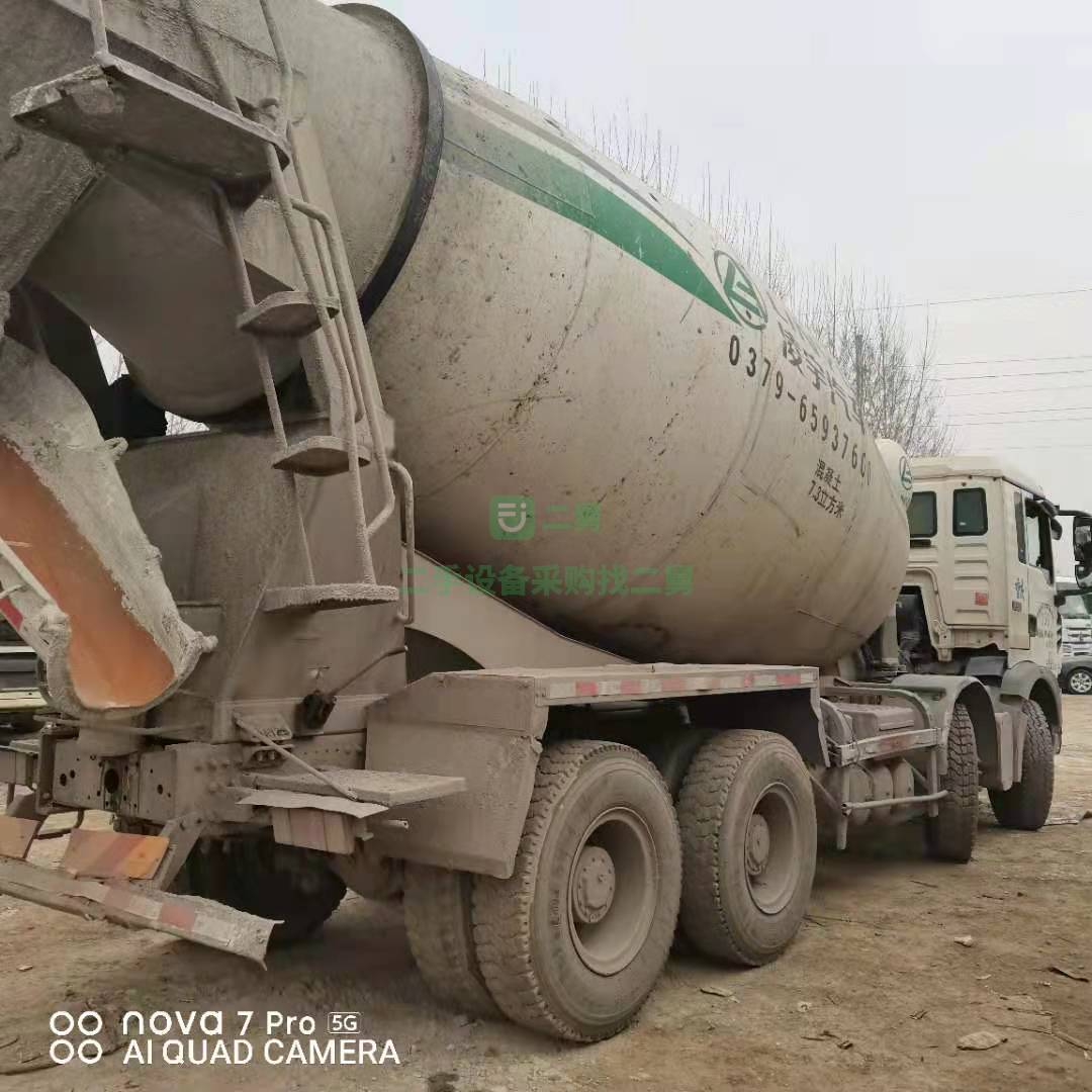 急售一臺18年10月份豪沃輕量化大12方攪拌車，T5G