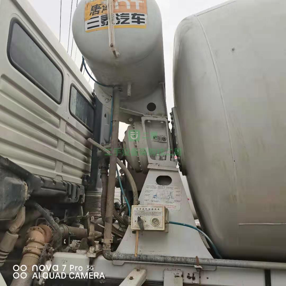 急售一臺18年國五德龍攪拌車，375馬力