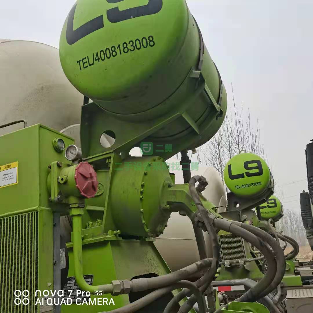 出售一臺20年歐曼輕量化攪拌車，康明斯發動機
