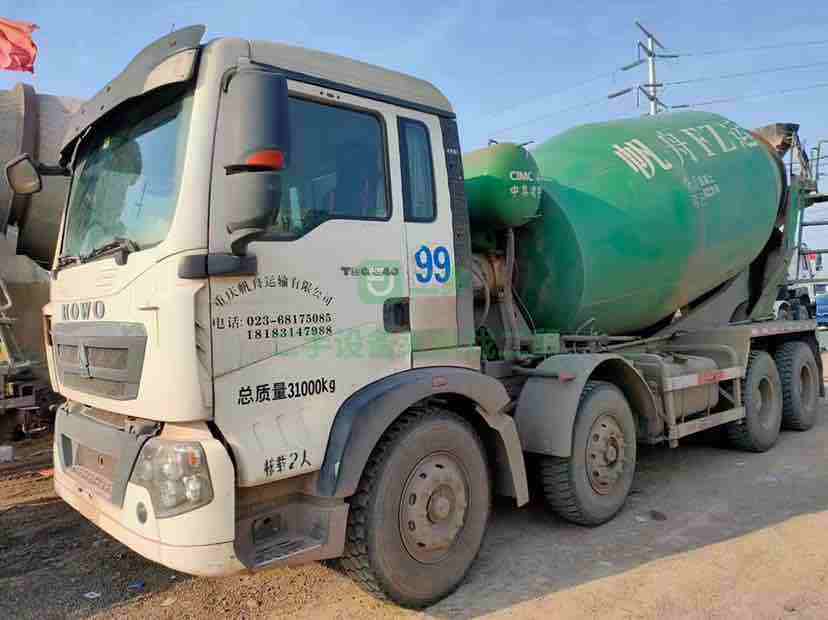 出售1臺豪沃T5G輕量化攪拌車，國五排放，凌宇大14拉16方不漏料，上戶不超重