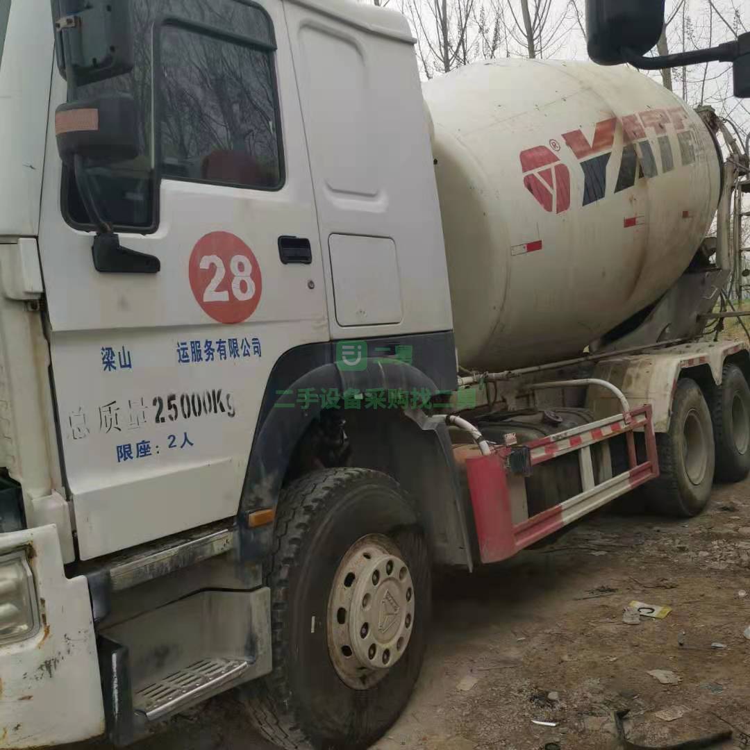 急售一臺14年1月份豪沃攪拌車，國四排放