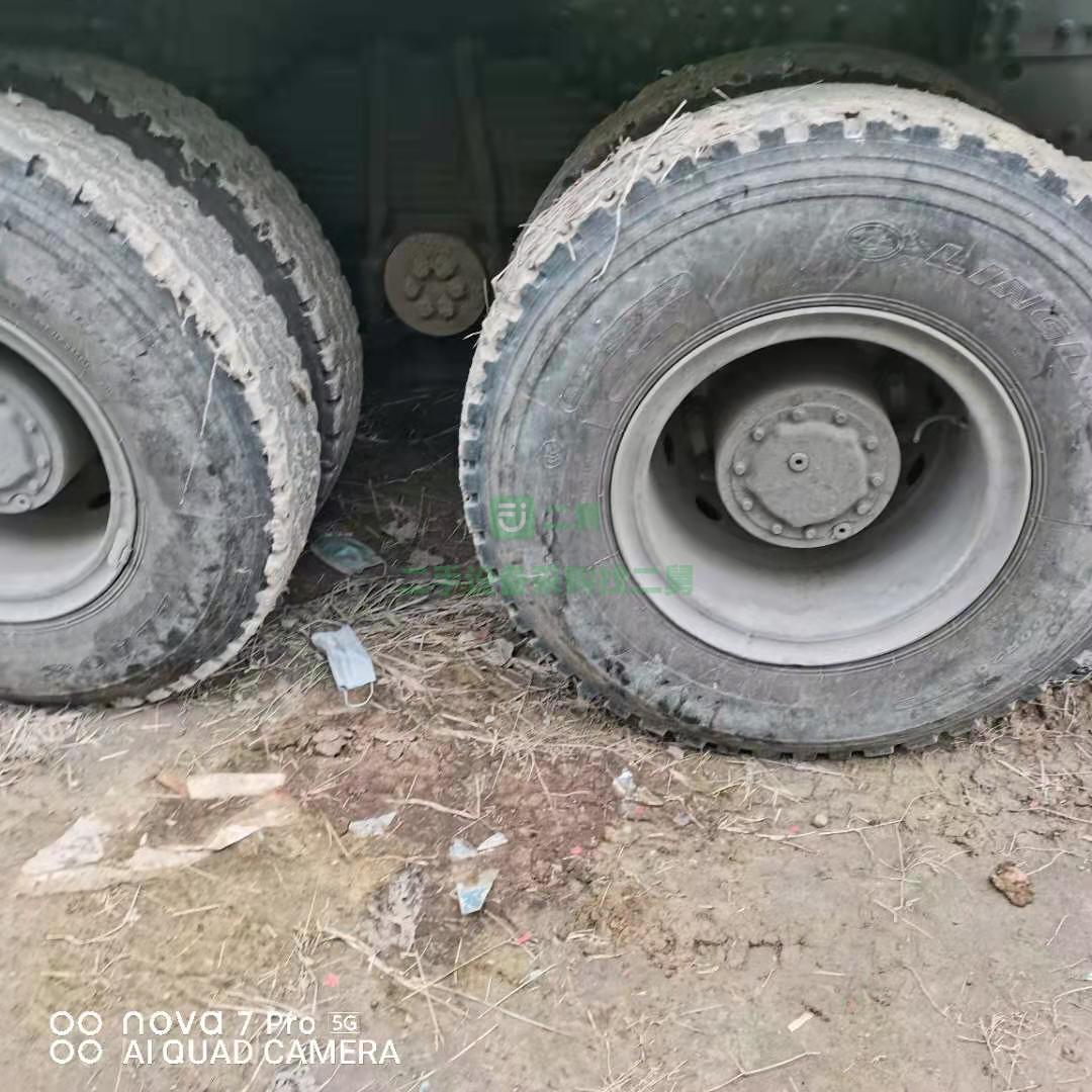 出售一臺20年歐曼輕量化攪拌車，康明斯發動機