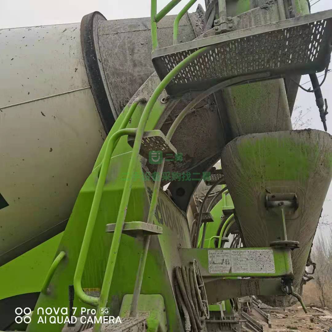 出售一臺20年歐曼輕量化攪拌車，康明斯發動機