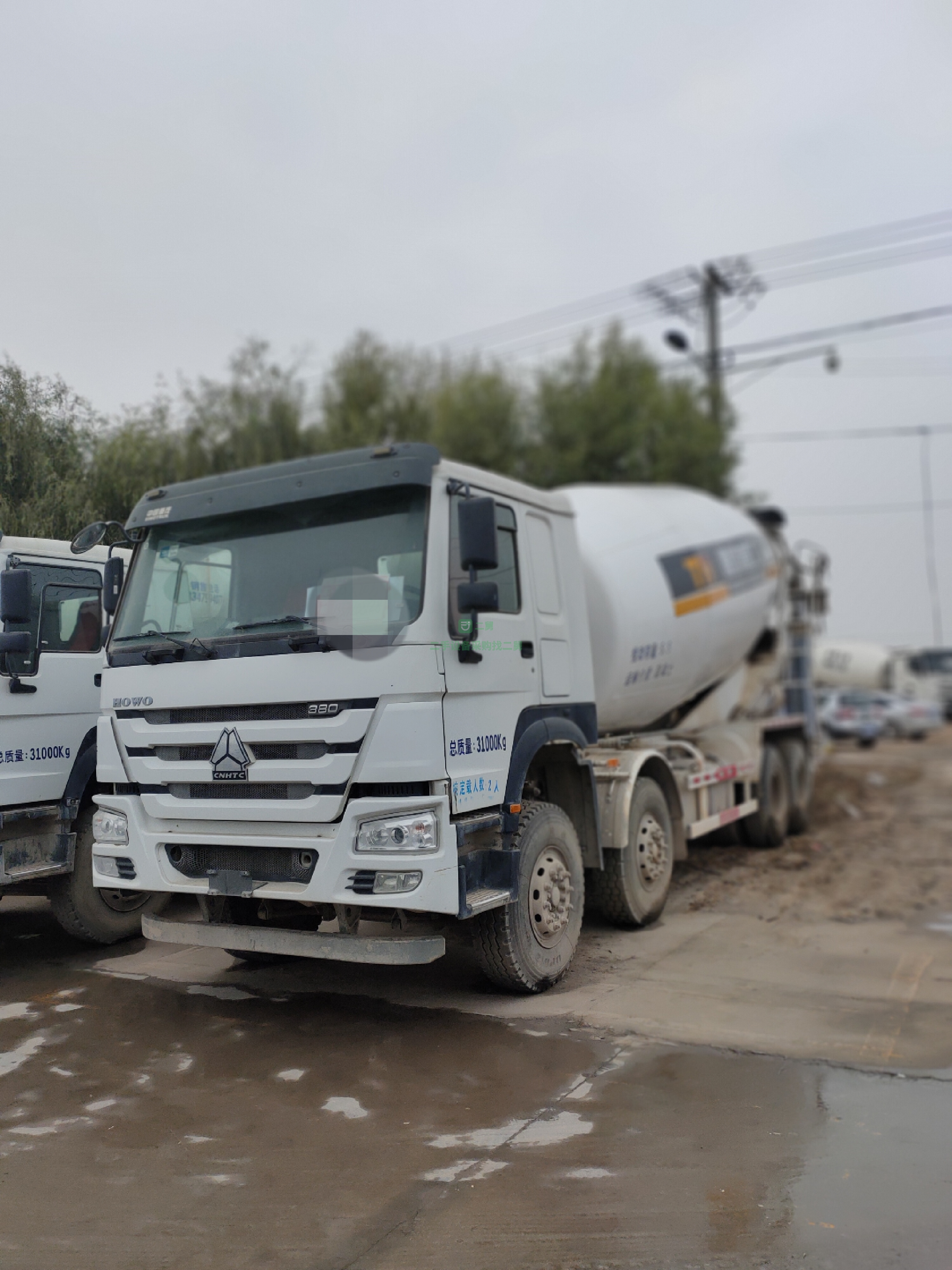 轉(zhuǎn)讓出售二手2018年攪拌罐前四后八14立方運(yùn)輸車