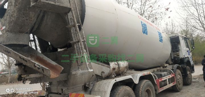 出售二手重汽豪沃濰柴380發動機攪拌罐車