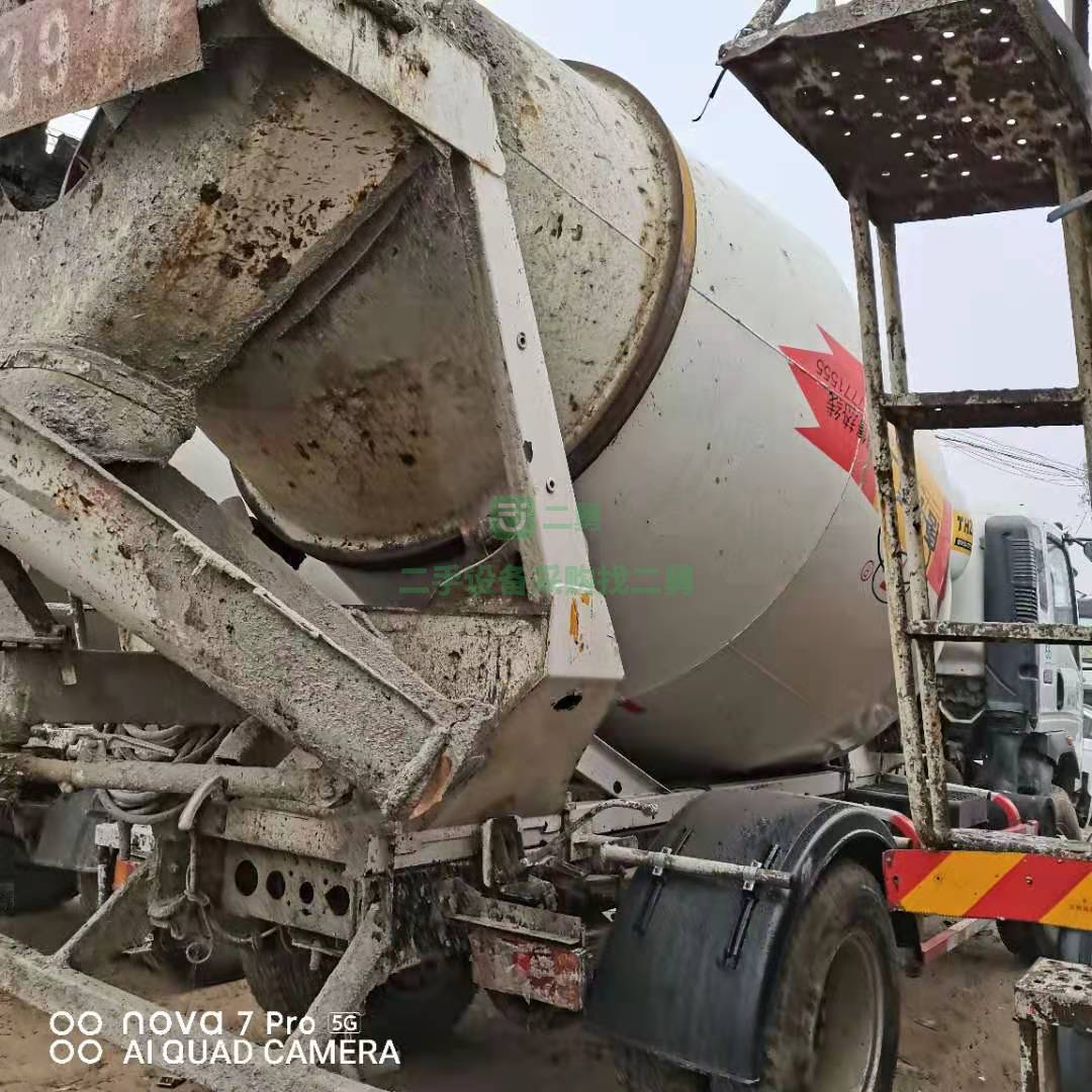 急售一臺17年國五8方單橋車攪拌車，豪沃