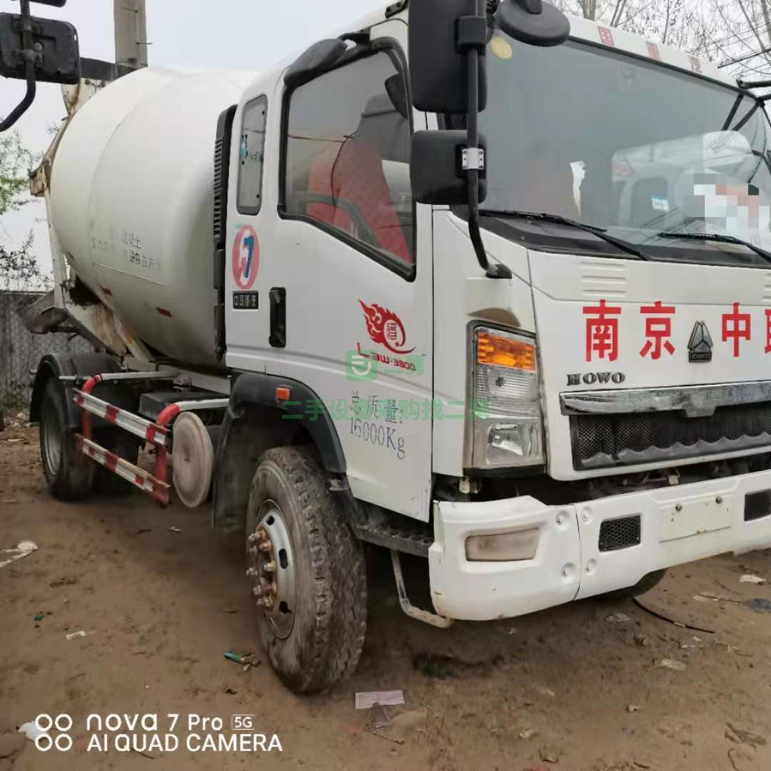 急售一臺17年國五8方單橋車攪拌車，豪沃